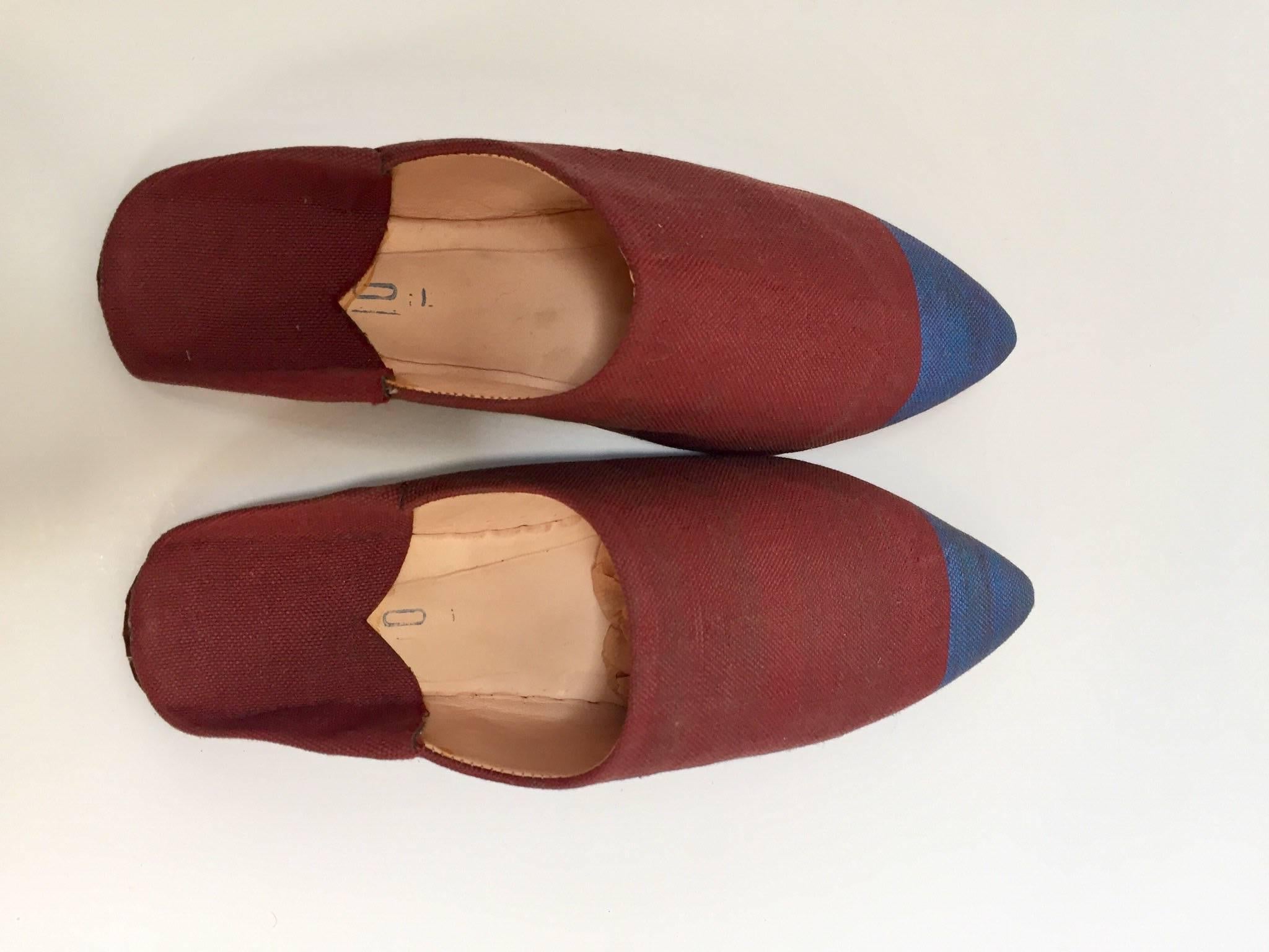 Moroccan Silk Slippers Burgundy In Good Condition For Sale In North Hollywood, CA