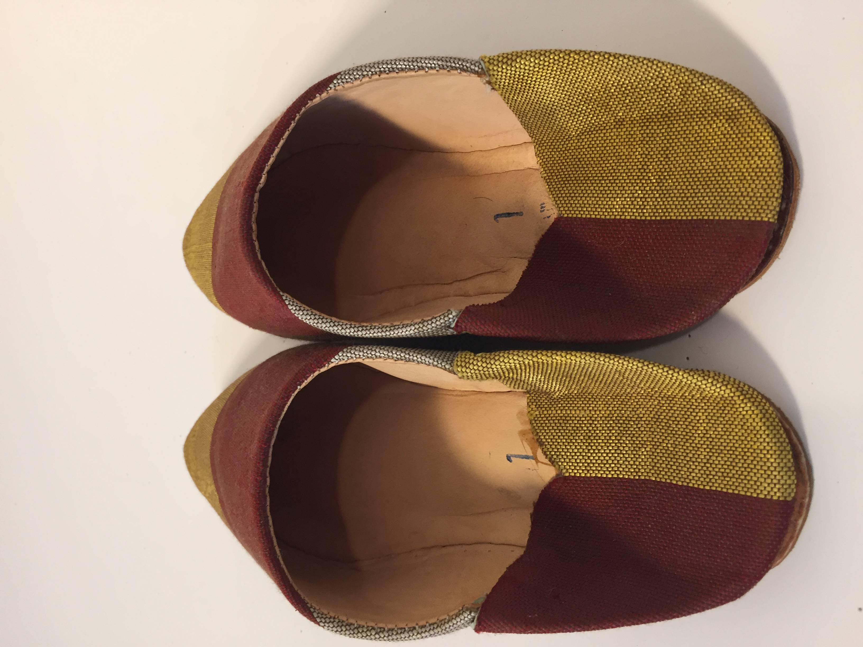 Hand-Crafted Moroccan Silk Slippers Ethnic Shoes For Sale