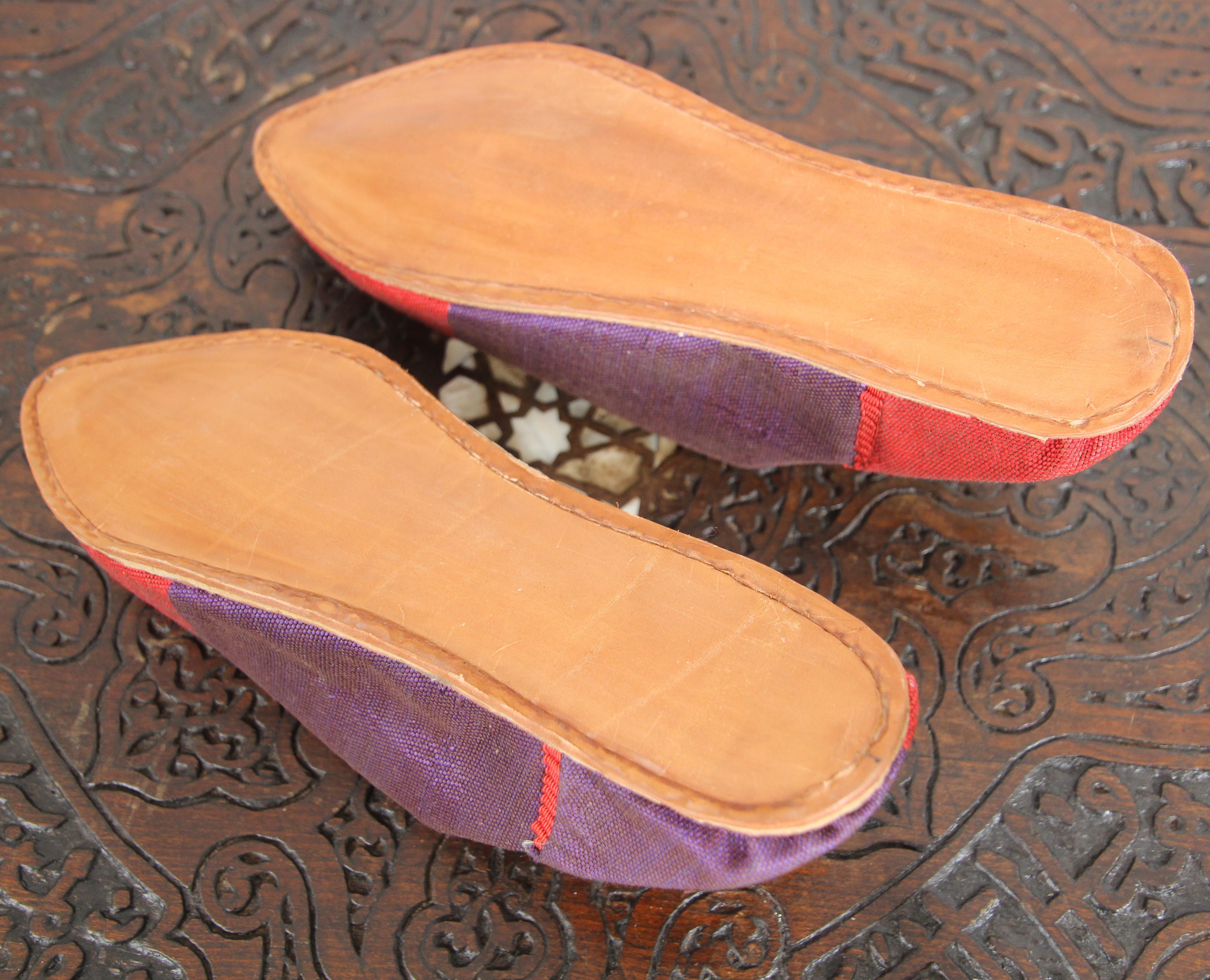 Moroccan Silk Slippers Marrakech Babouches In Good Condition For Sale In North Hollywood, CA