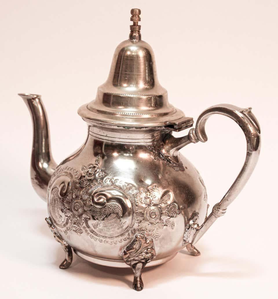 Moroccan Silver Plated Tea Pot In Good Condition For Sale In North Hollywood, CA