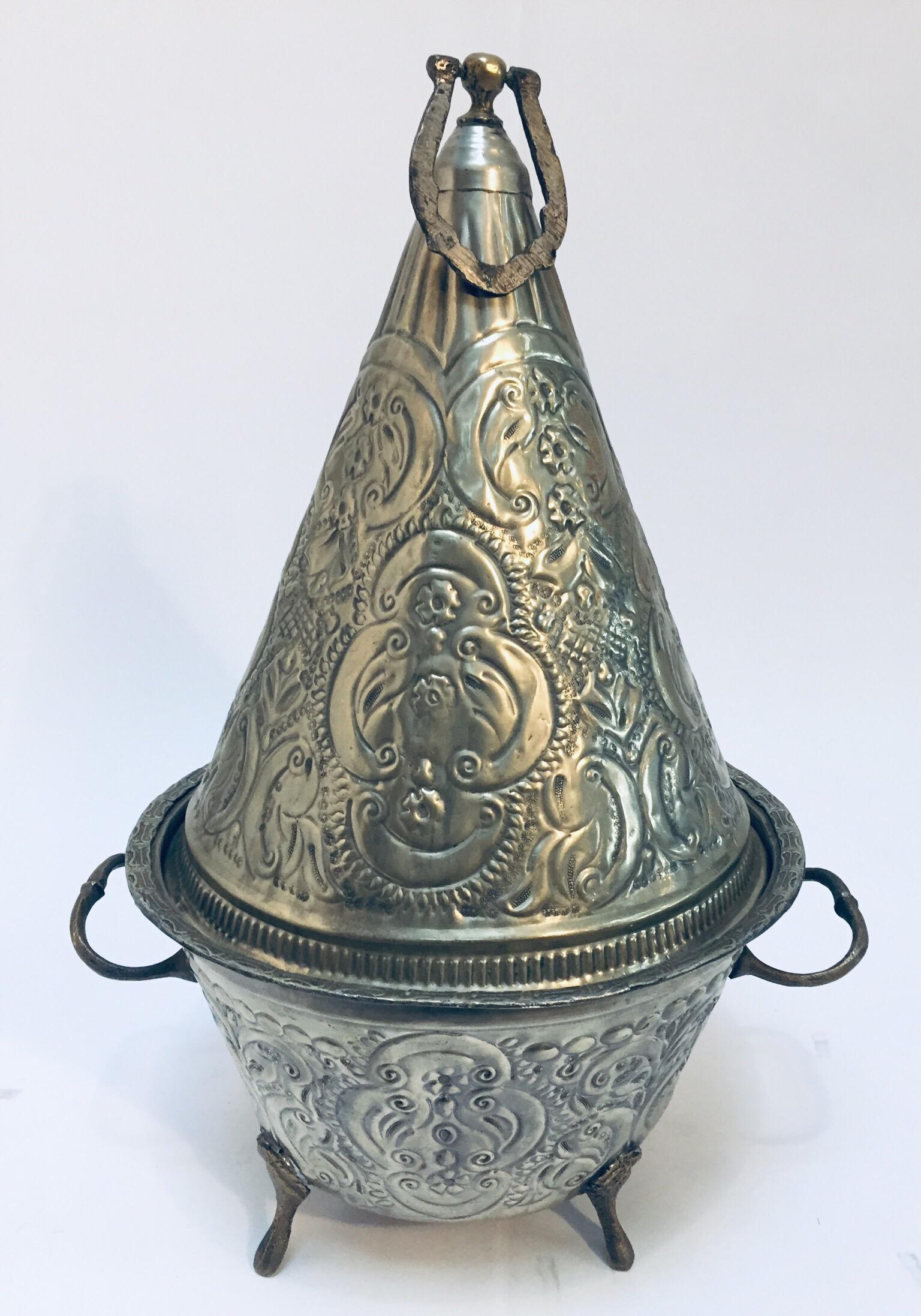 Moorish Silver Repousse Serving Dish Tajine with Cover In Good Condition In North Hollywood, CA