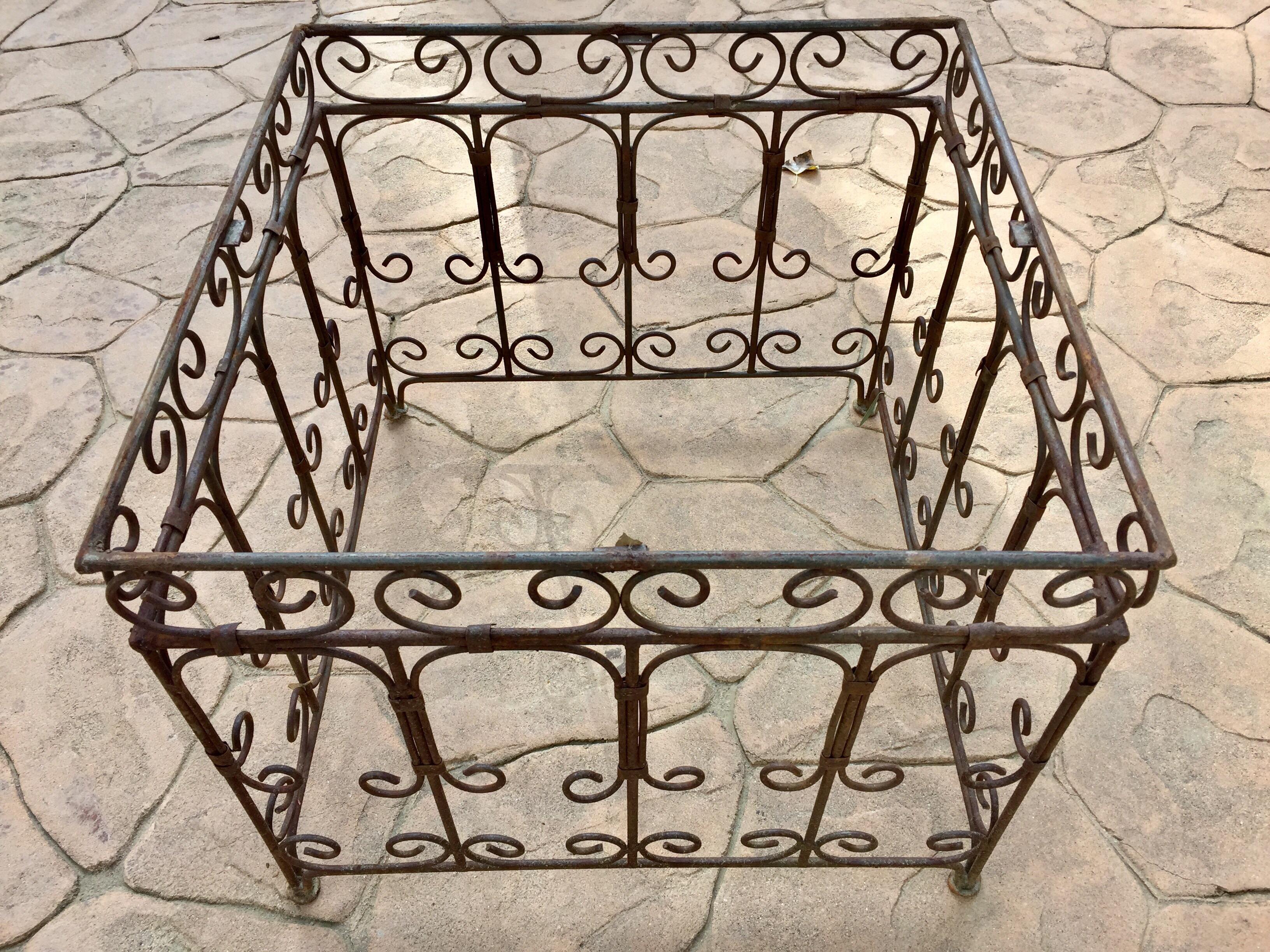 Moroccan Mosaic Tile Side table on Iron Base, Brown and White In Good Condition For Sale In North Hollywood, CA