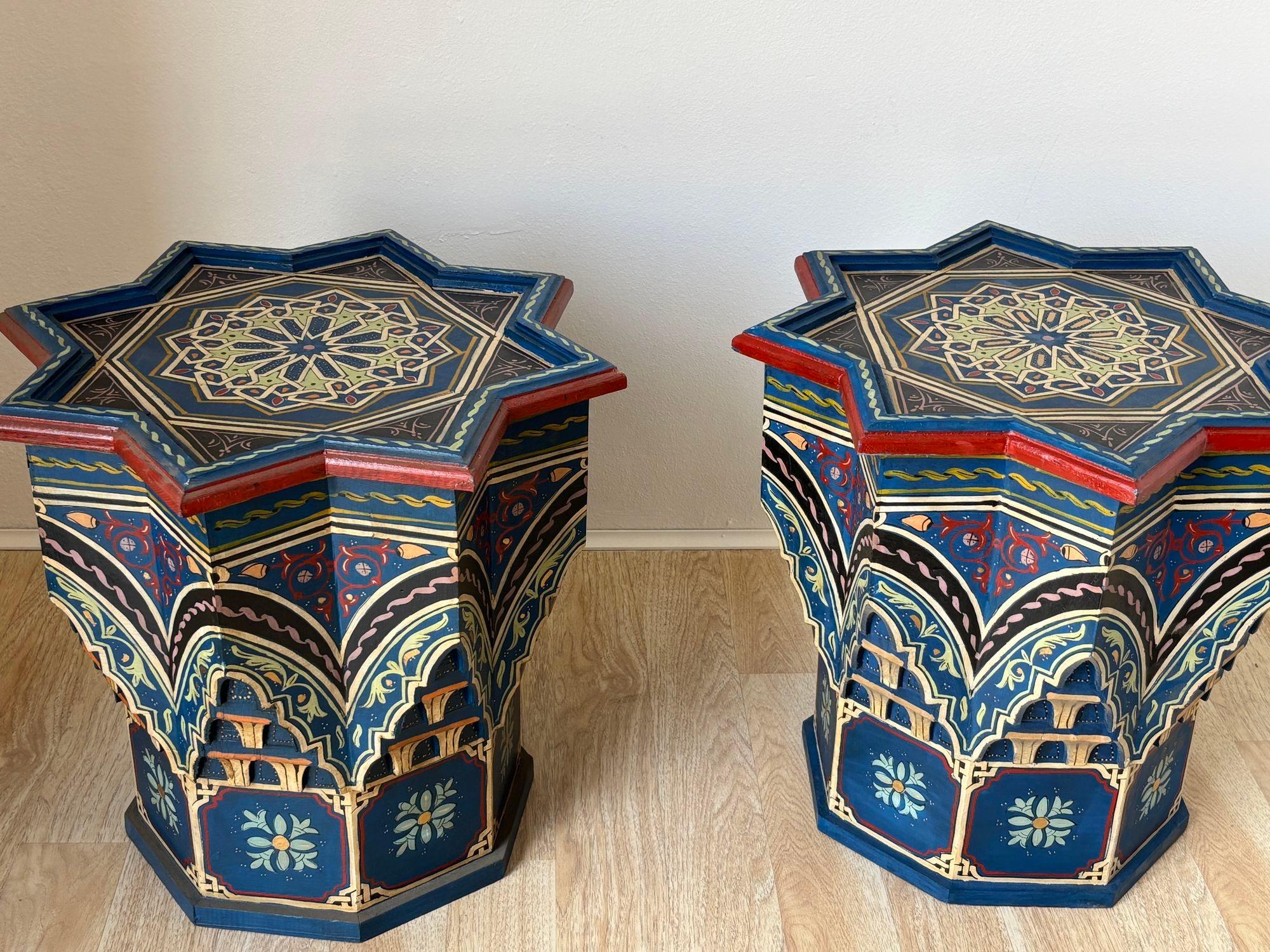 Marokkanische Sternform Blaue Beistelltische 1960er Jahre Paar maurische Tische im Angebot 9