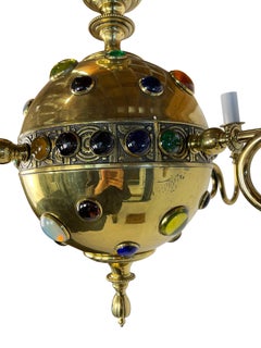 Lampadario in ottone in stile marocchino con pietre colorate