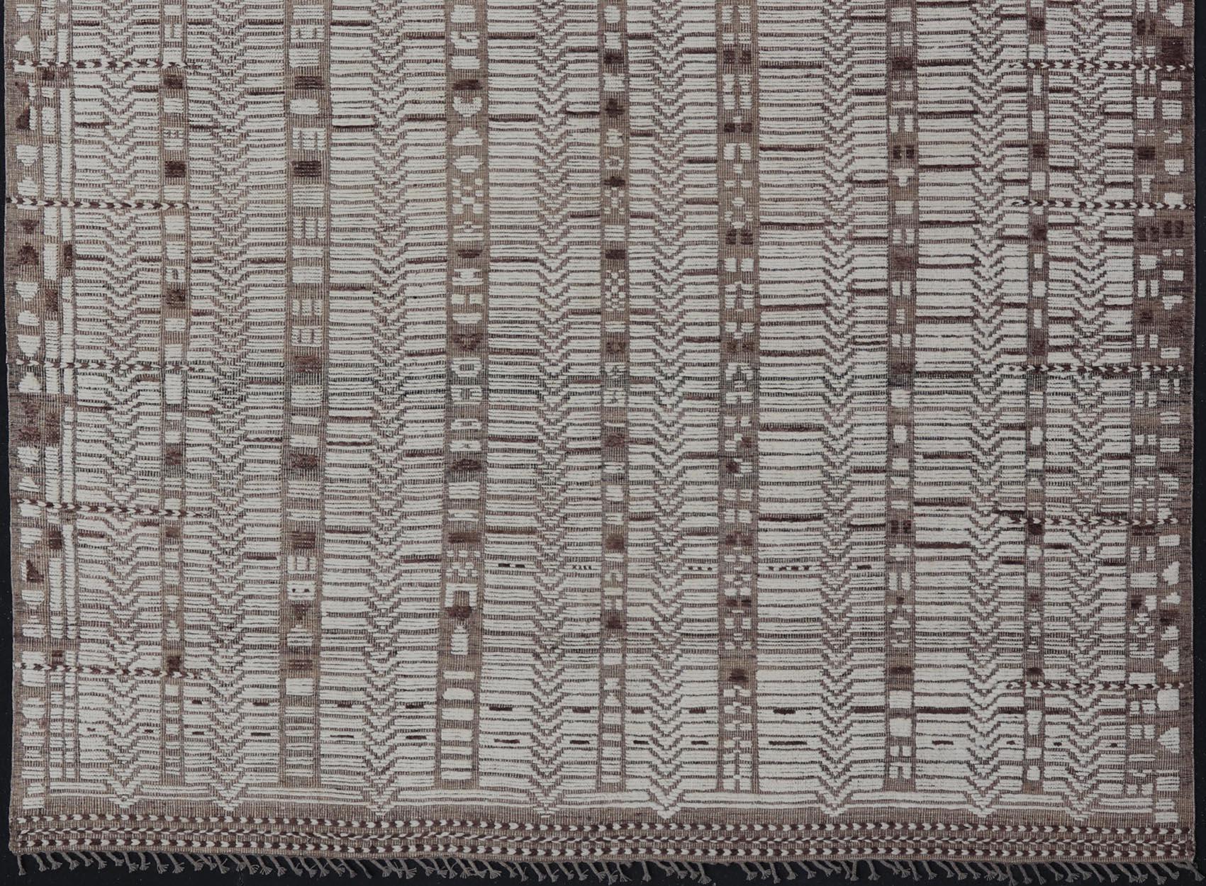 Marokkanischer moderner handgeknüpfter Teppich im marokkanischen Stil in Creme und Hellbraun mit Textur im Angebot 2