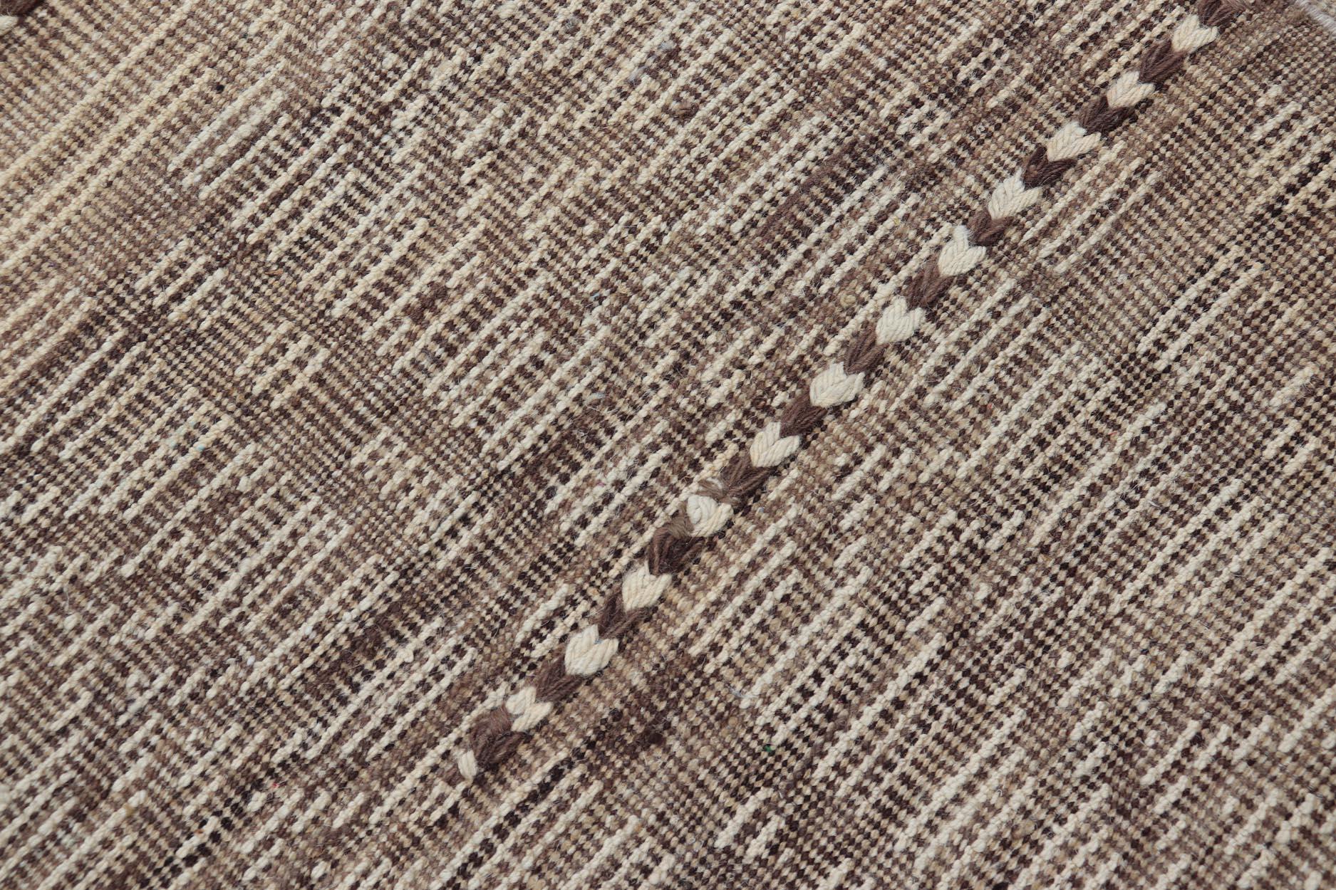 Marokkanischer moderner handgeknüpfter Teppich im marokkanischen Stil in Creme und Hellbraun mit Textur im Angebot 3