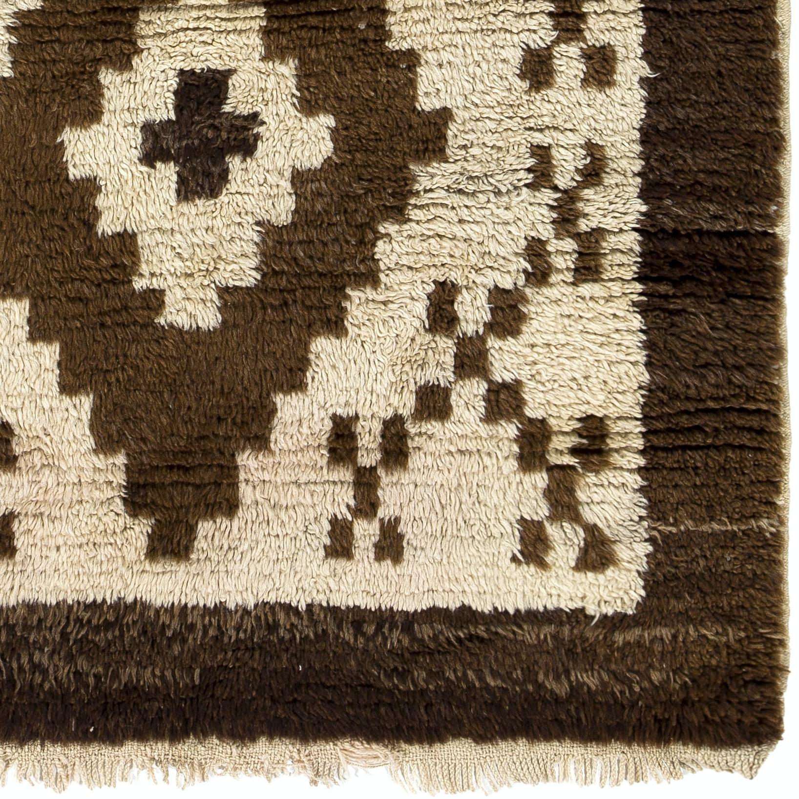 Alfombra de estilo marroquí hecha de lana marrón y beige. Alfombra Beni Ourain anudada a mano en Nuevo estado para la venta en Spring Valley, NY