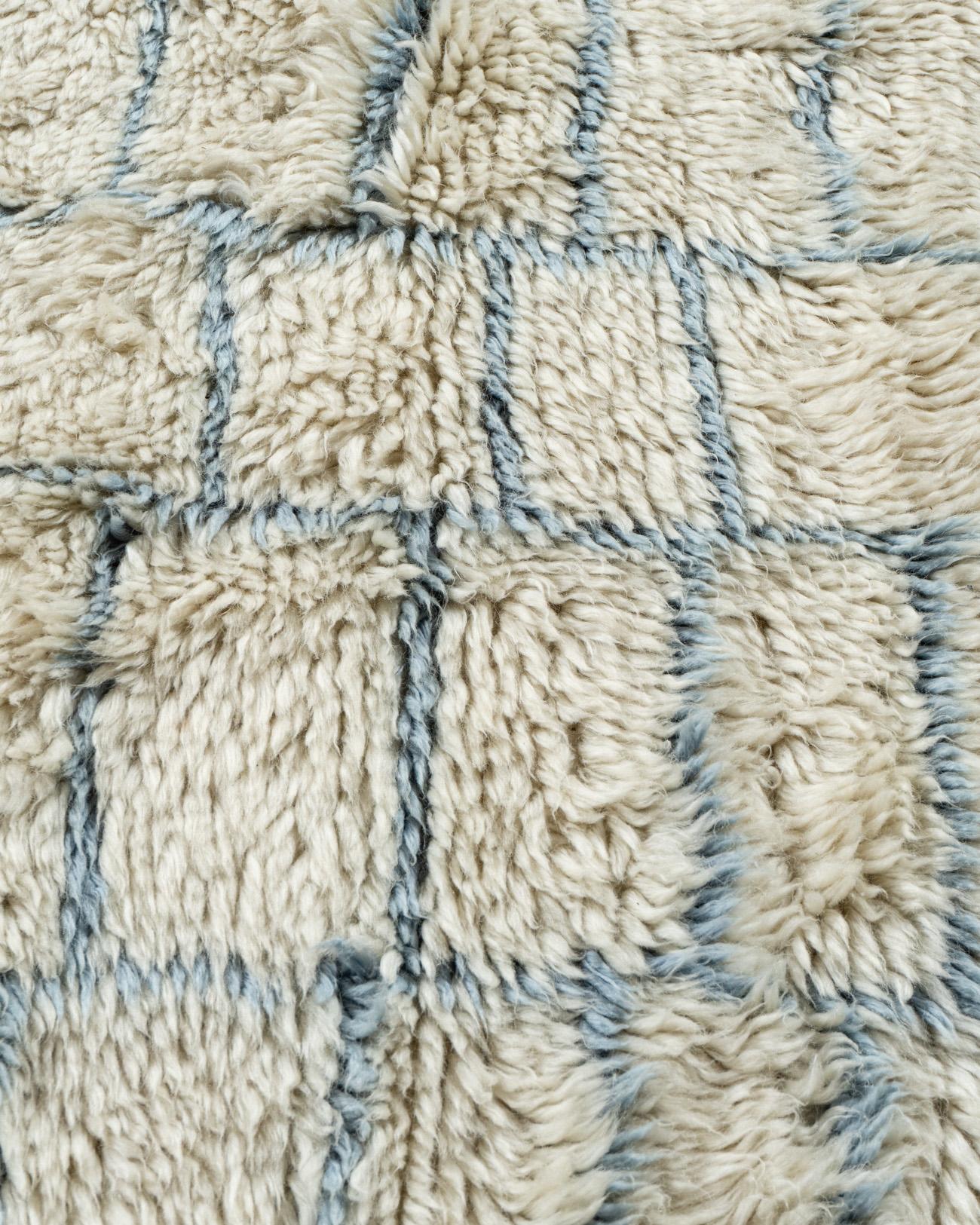Moroccan Syle Fluffy Collection Rug  10'5 x 14' In New Condition For Sale In New York, NY