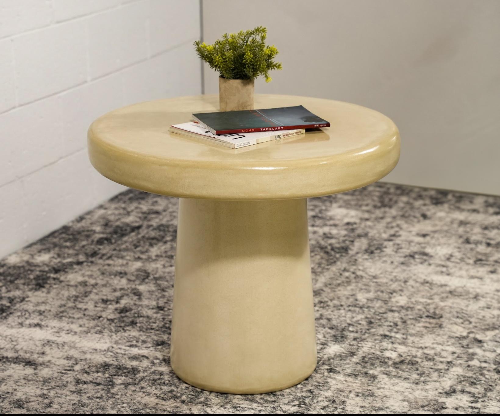 Placage Table marocaine en plâtre Tadelakt finition ocre Sahara en vente