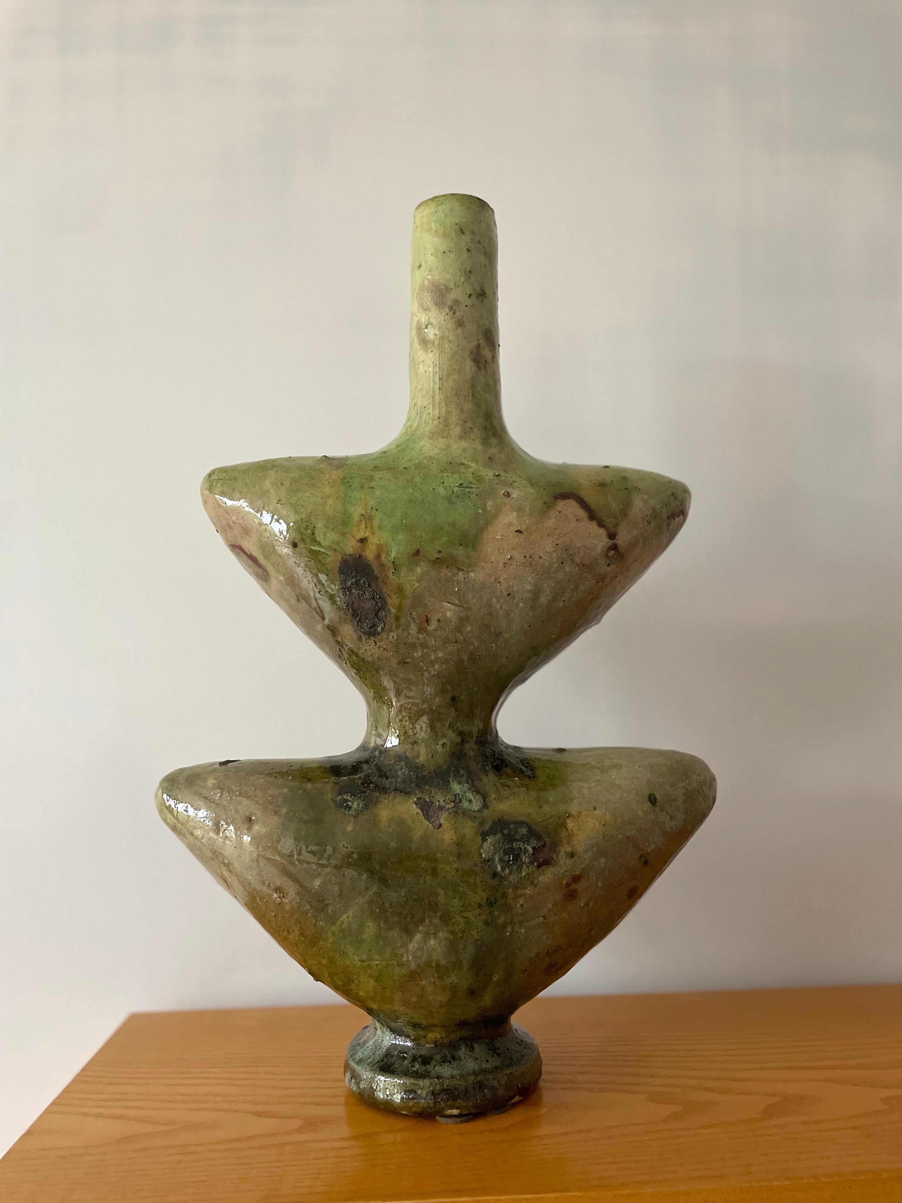 Moroccan Tamegroute Ceramic Vase Sculpture This vintage handcrafted green enamel In Good Condition For Sale In Saint ouen, FR