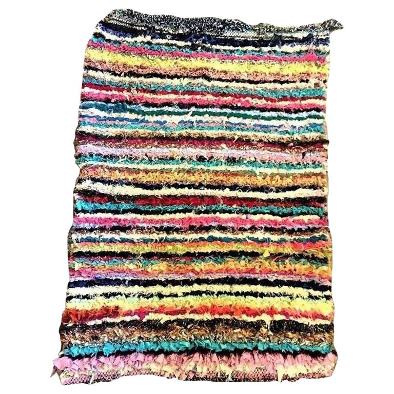 Tapis marocain tribal Boho Chic en multi-couleurs en vente