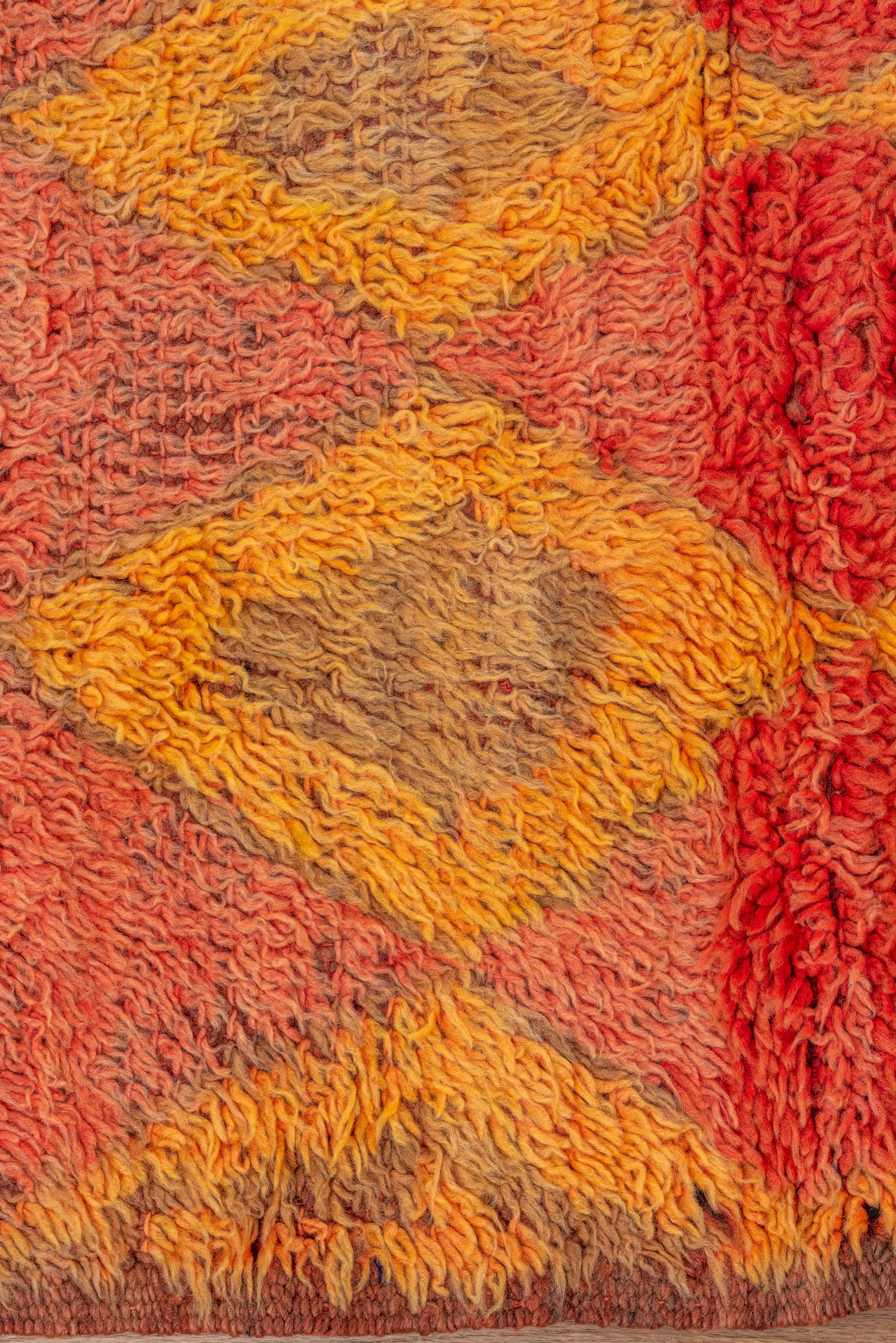 Marokkanischer Stammes-Teppich mit Diamant-Motiv Rostig Rot im Zustand „Gut“ im Angebot in New York, NY