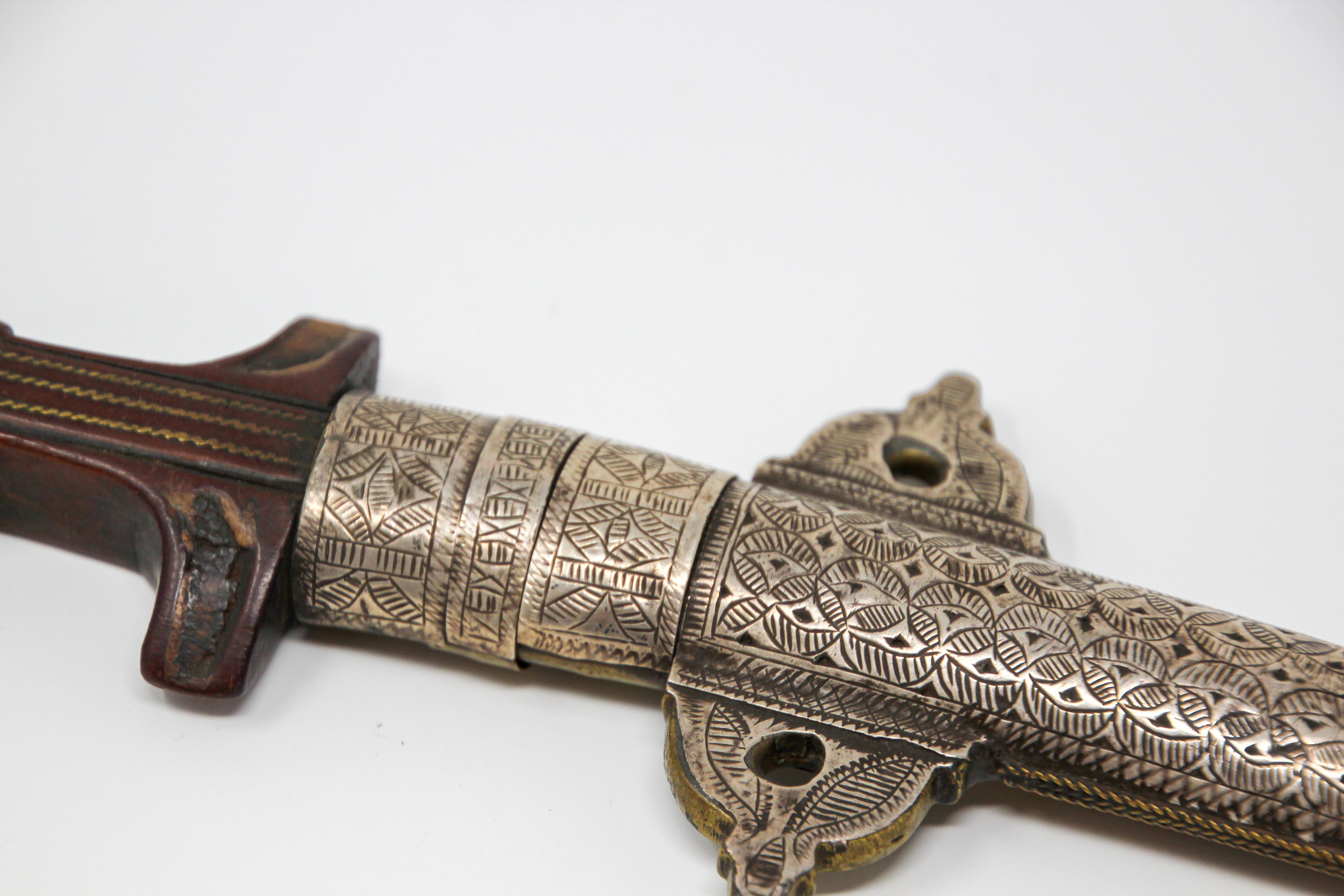 Moroccan Tribal Silver Khoumya Dagger 11