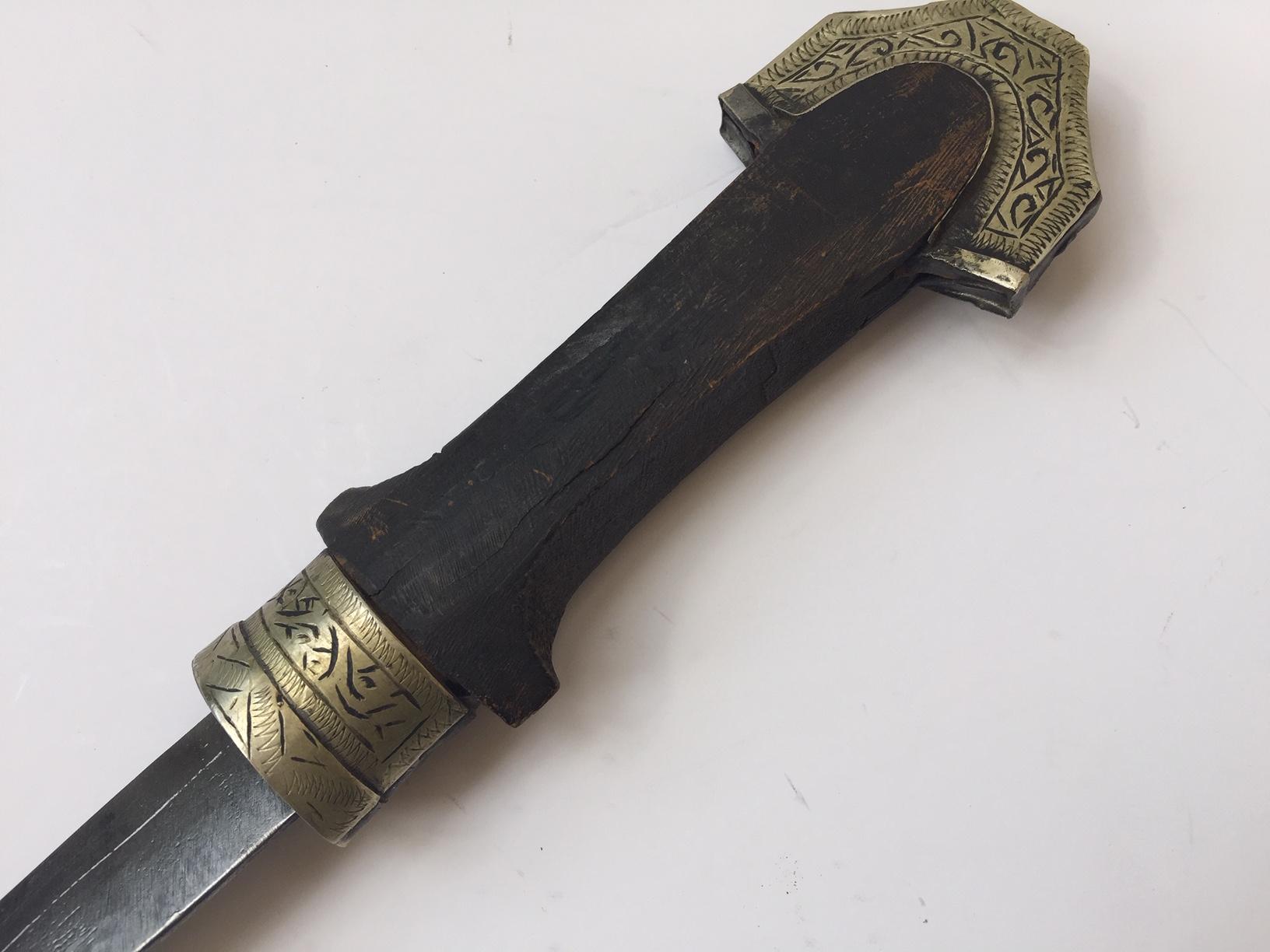 Moroccan Tribal Silvered Khoumya Dagger 1
