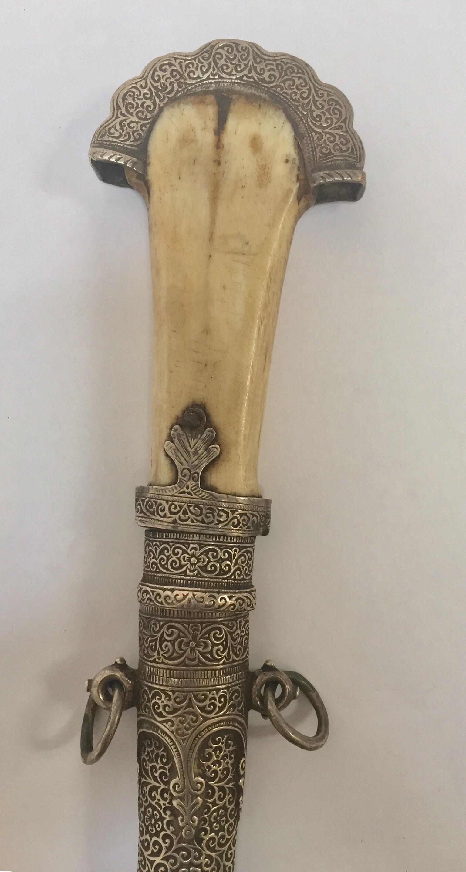 Moroccan Tribal Sterling Silver Khoumya Dagger For Sale 3