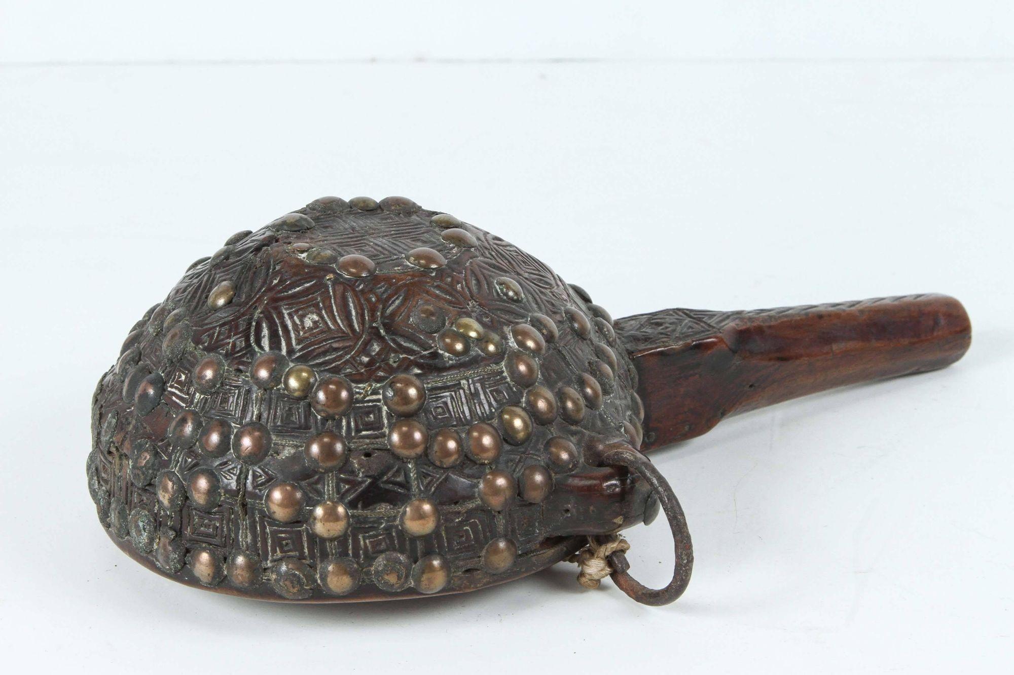 Moroccan Tribal Wood Flask In Good Condition For Sale In North Hollywood, CA