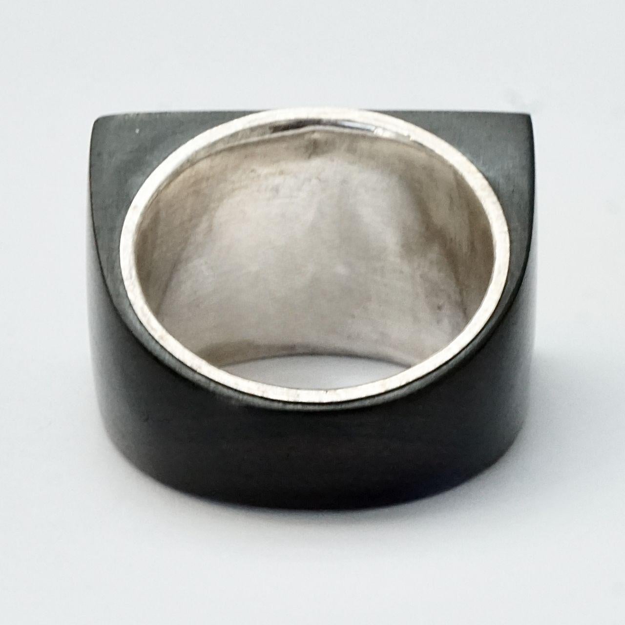 Moroccan Tuareg Large Rectangular Silver and Ebony Tribal Ring In Good Condition For Sale In London, GB