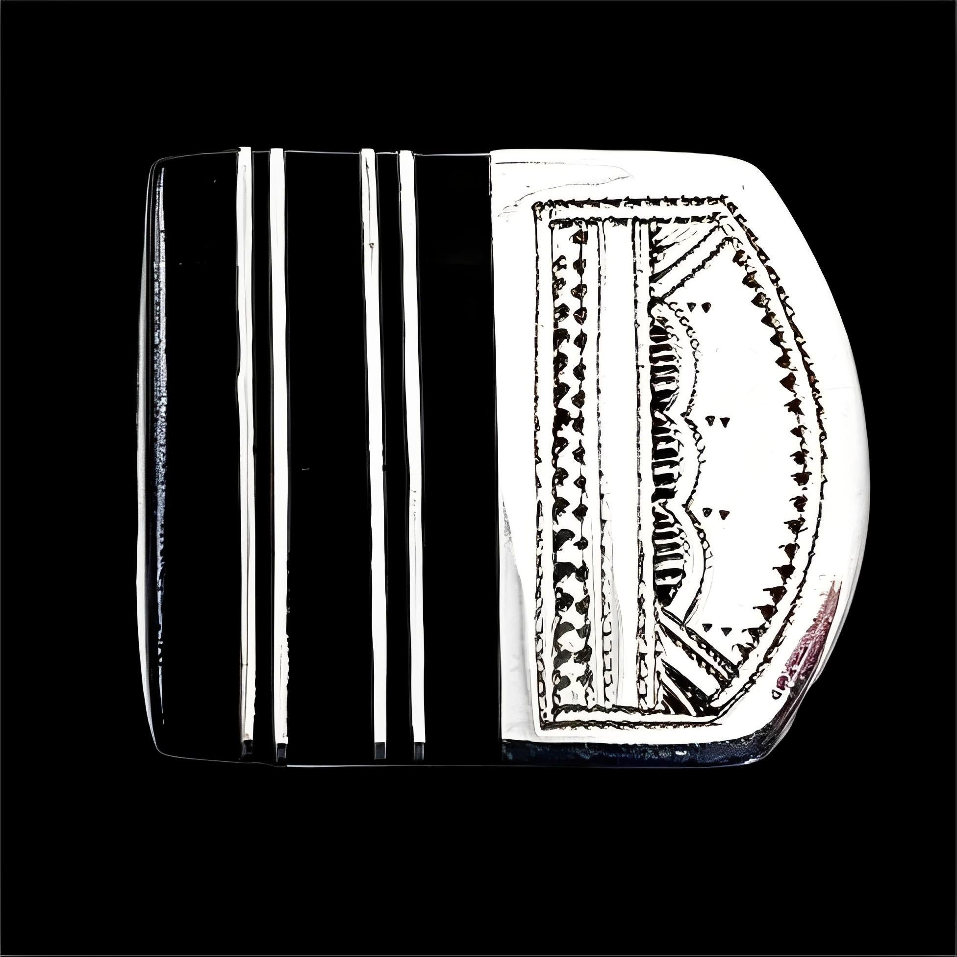Anello tribale marocchino Tuareg grande in argento ed ebano in vendita 1