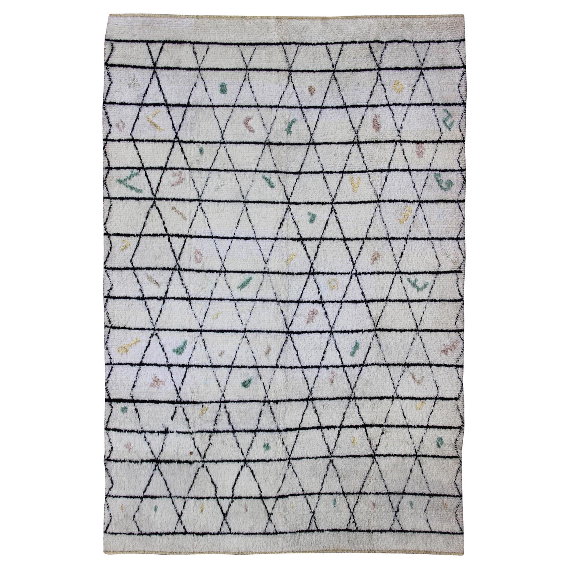 Moroccan Tulu Rug on Ivory Background with Black Diamond shapes  For Sale