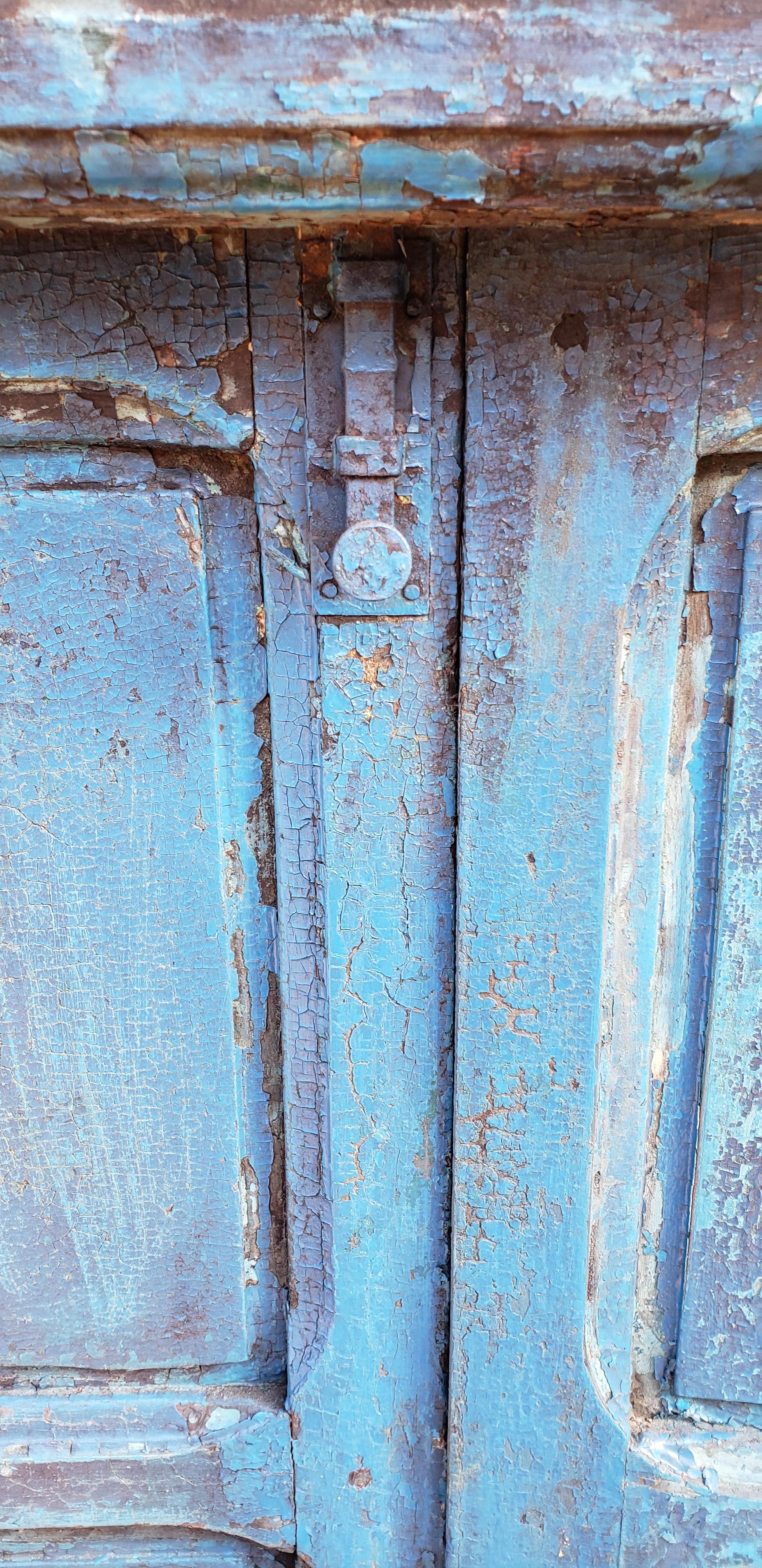 Moroccan Turquoise Old Window Frame, 23MO56 In Good Condition For Sale In Orlando, FL