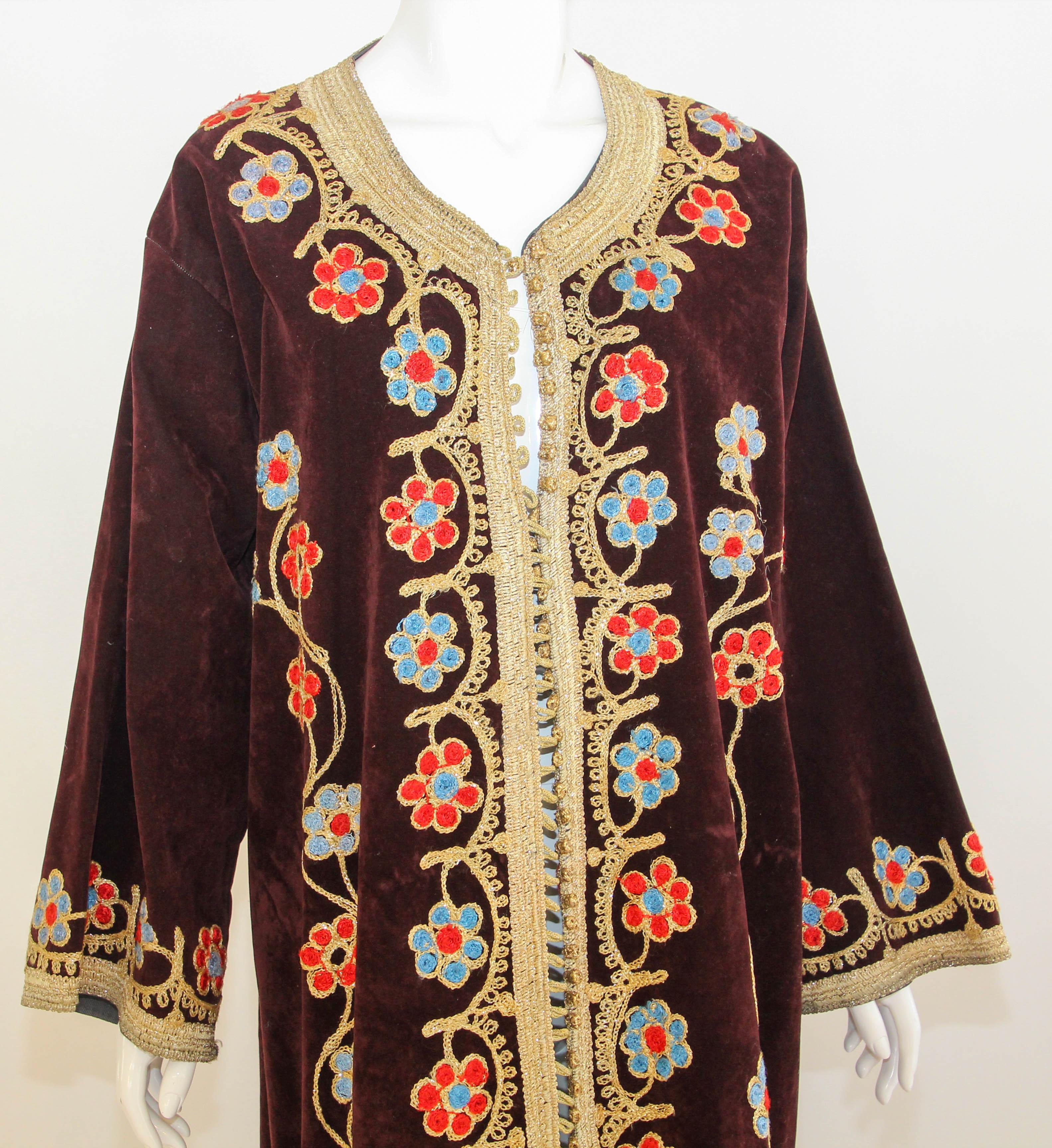 1960s Moroccan Velvet Kaftan Embroidered Vintage Bohemian Caftan For Sale 1