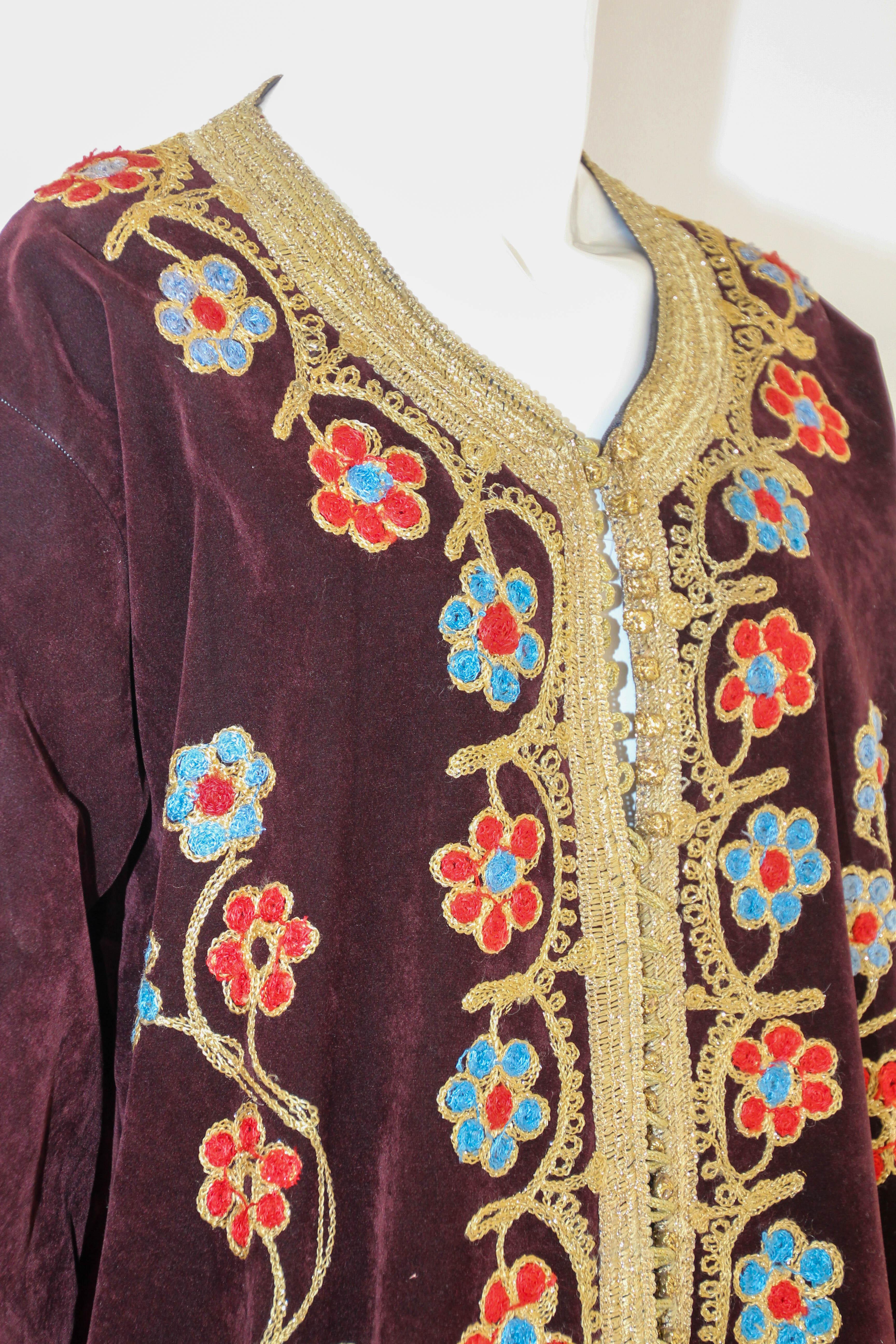 1960s Moroccan Velvet Kaftan Embroidered Vintage Bohemian Caftan For Sale 3
