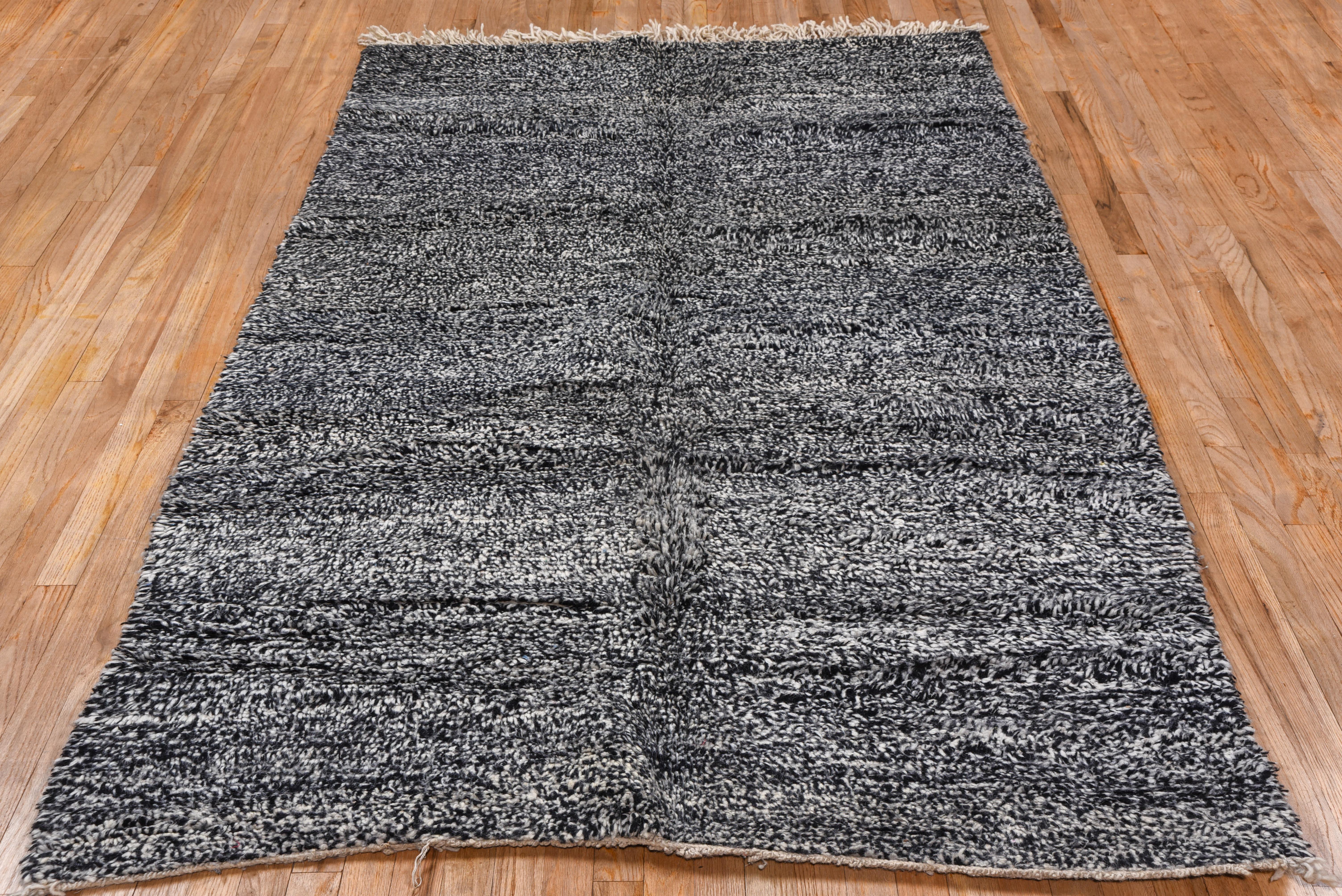 Wool Moroccan village carpet solid grey For Sale