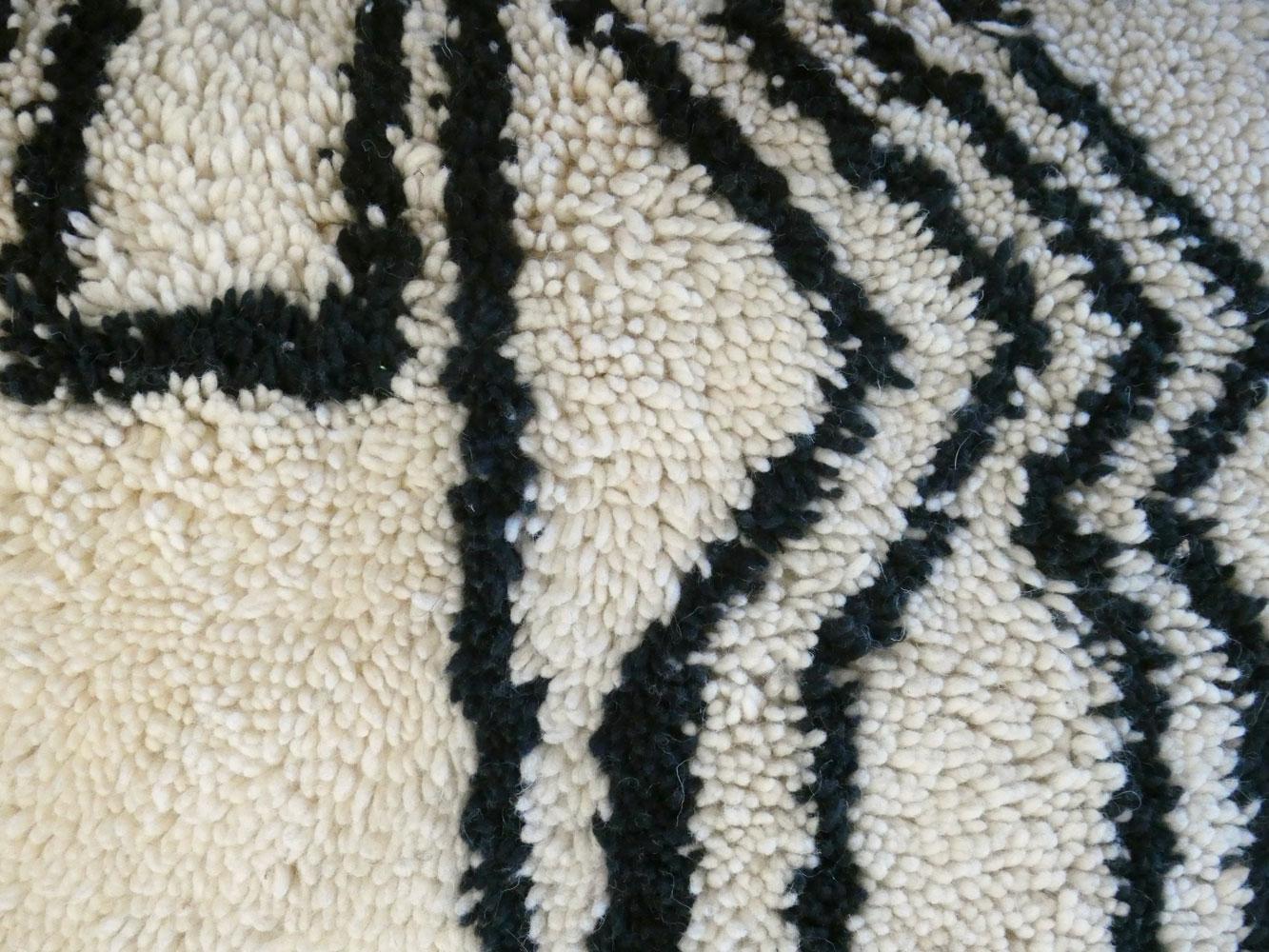 Vintage Marokkanische Wolle Pouf Bodenkissen (Handgewebt) im Angebot