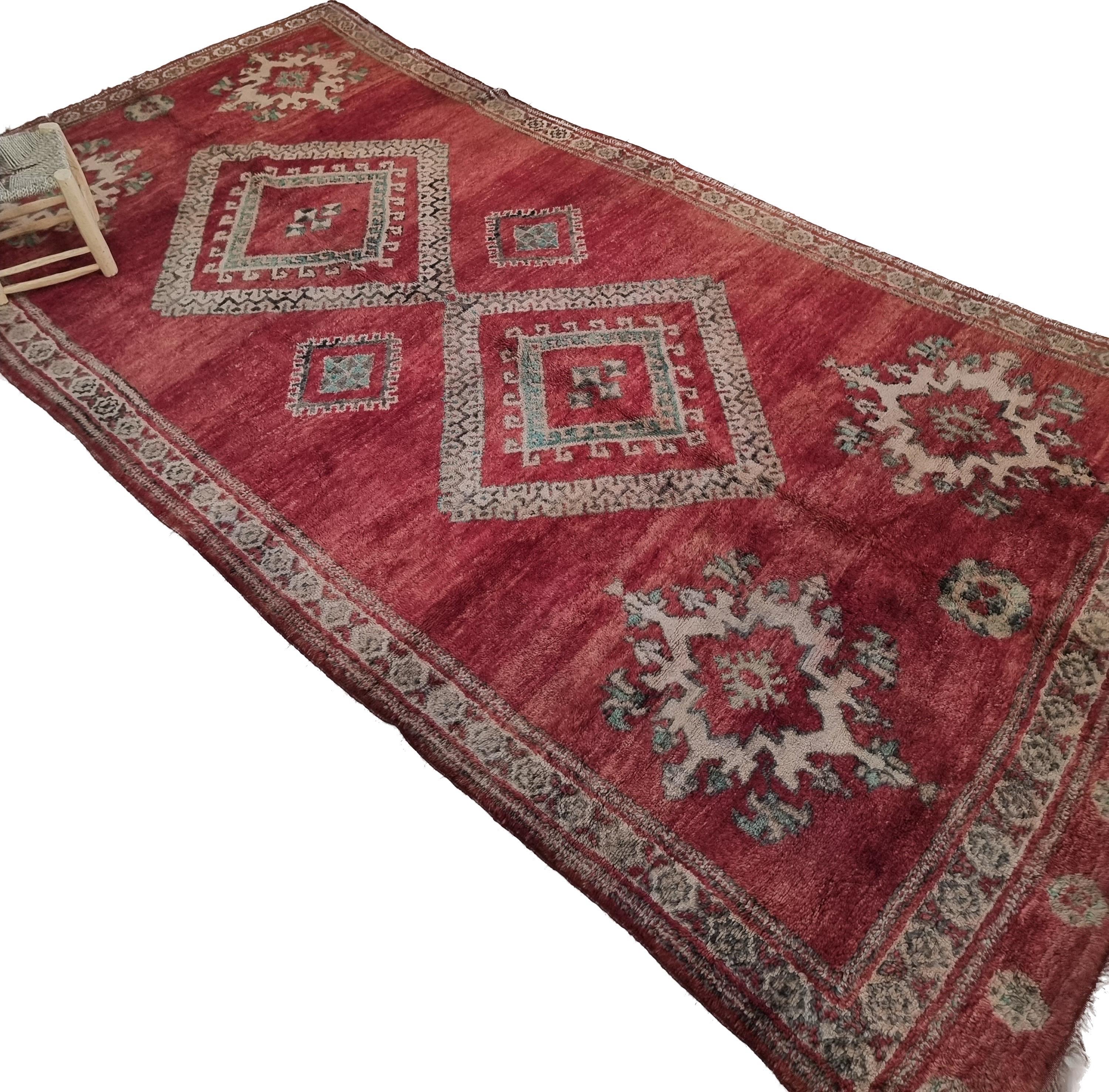 Marokkanischer Vintage-Berberteppich im Zustand „Gut“ im Angebot in LANGUEUX, FR