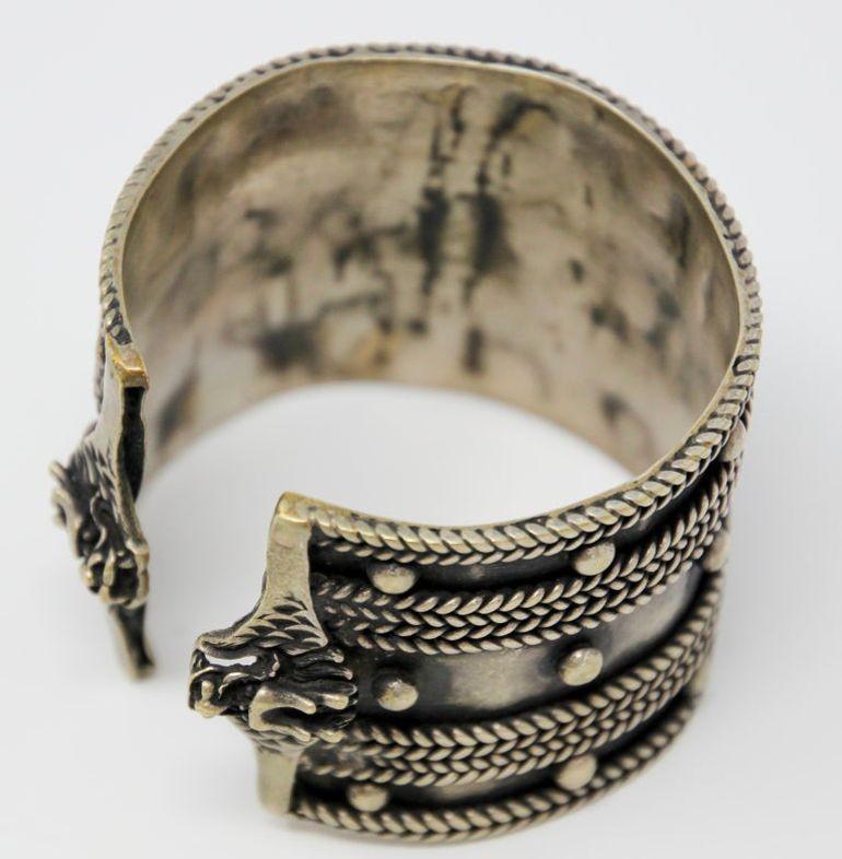 Moroccan Vintage Berber Tribal Ethnic Cuff For Sale 7