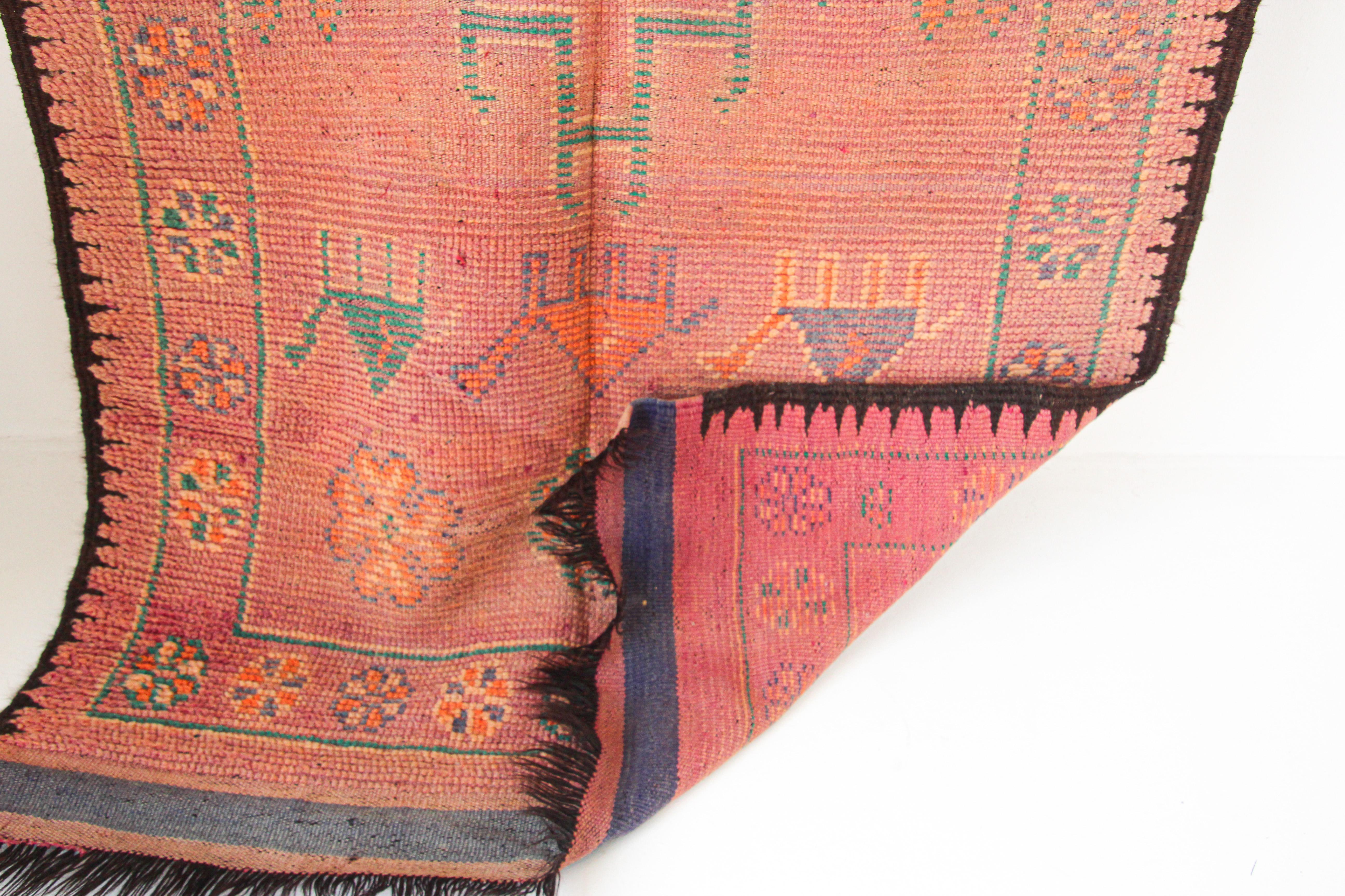 Tapis berbère marocain authentique vintage des années 1960 en vente 10