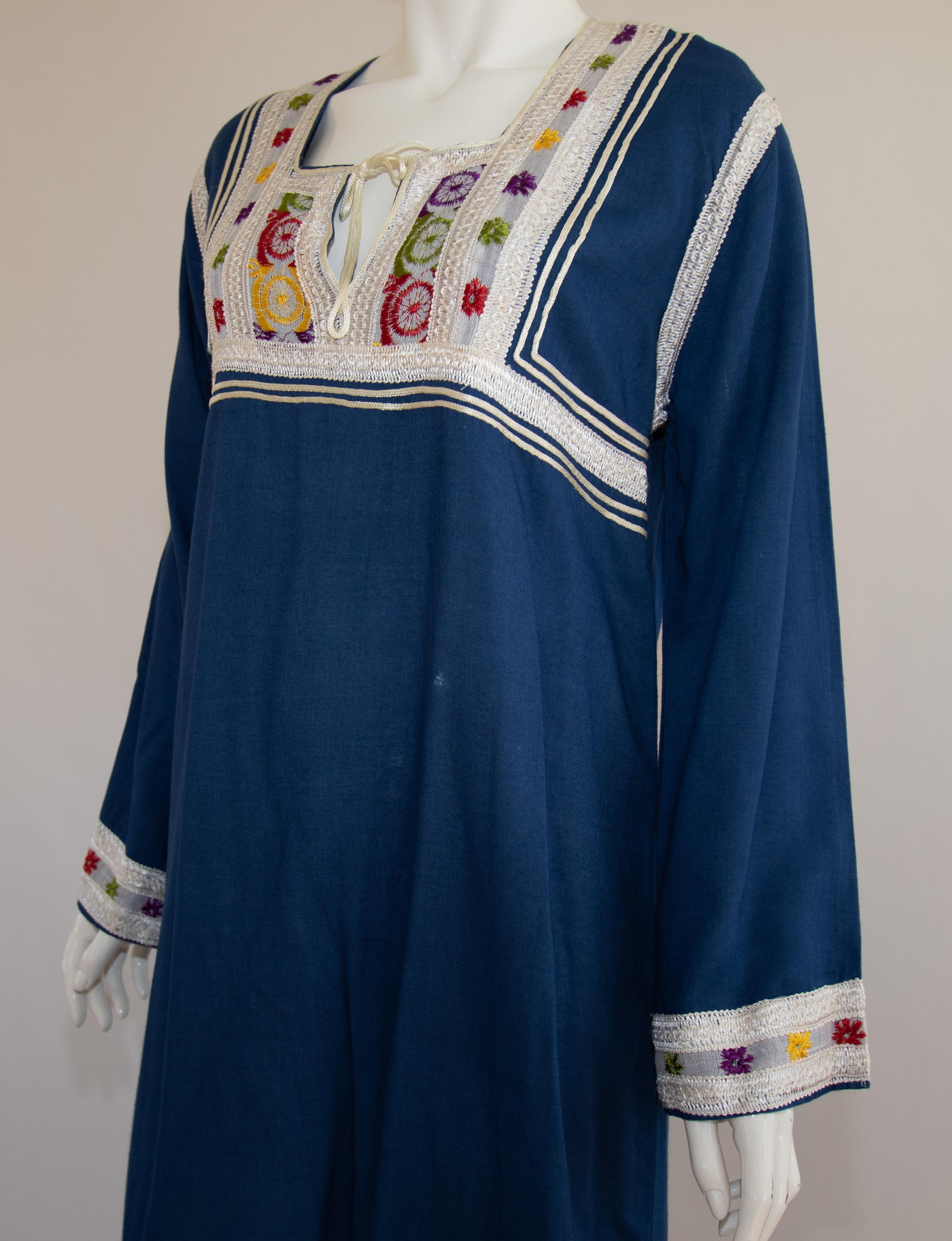 Marokkanischer blauer Kaftan im Vintage-Stil, 1970 Maxikleid von Glenn Boston Größe M im Angebot 6