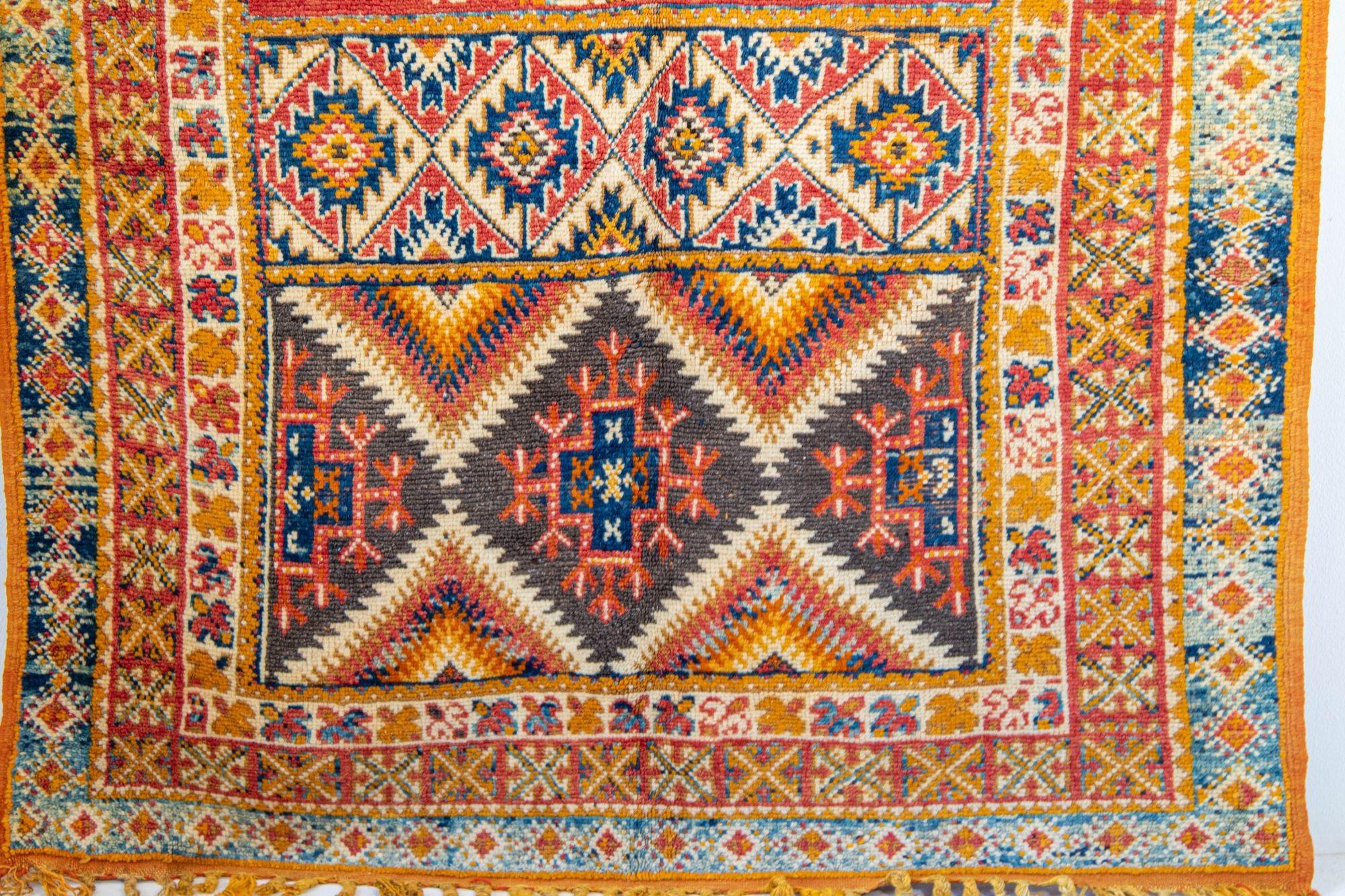 XX secolo Tappeto berbero marocchino vintage Boujad 1960s in vendita