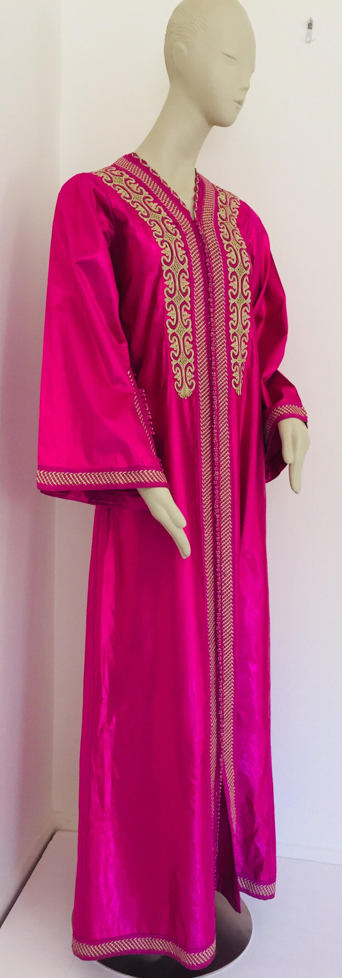 Moroccan Vintage Caftan 1970s Kaftan Maxi Dress Hot Pink Fuchsia In Good Condition In North Hollywood, CA