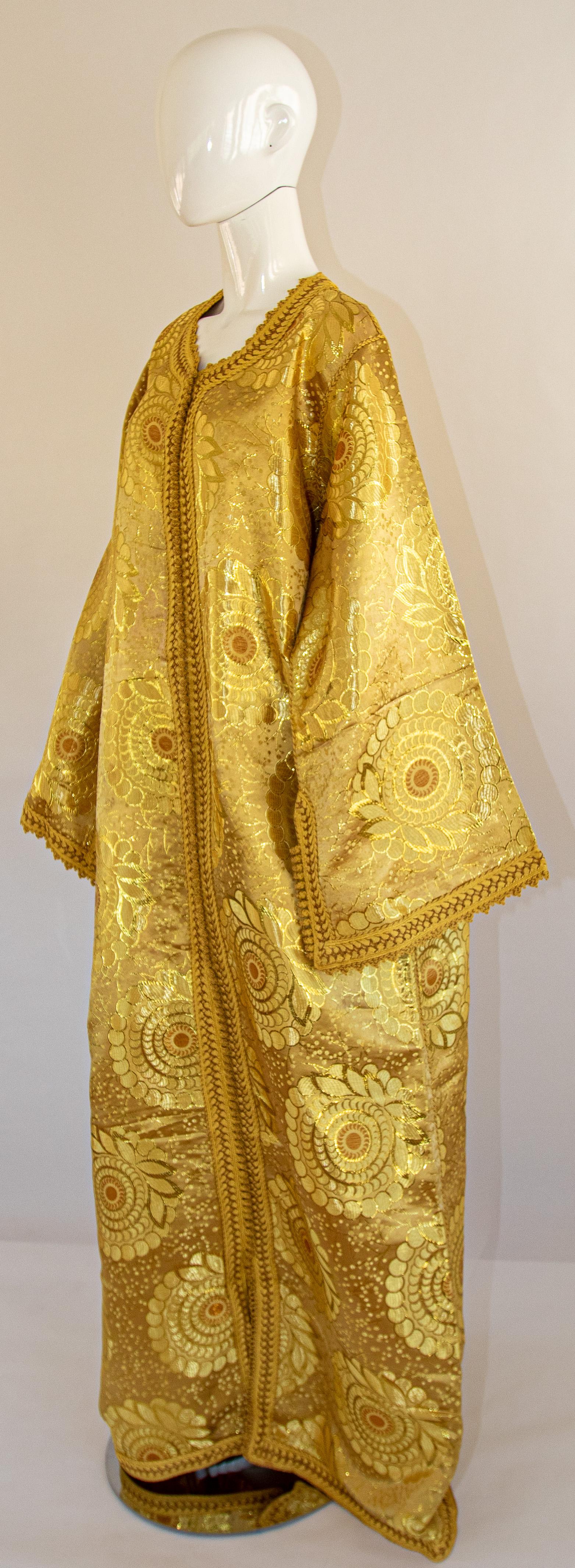 Moroccan Vintage Caftan Gown in Gold Brocade Maxi Dress Kaftan Size L to XL For Sale 4