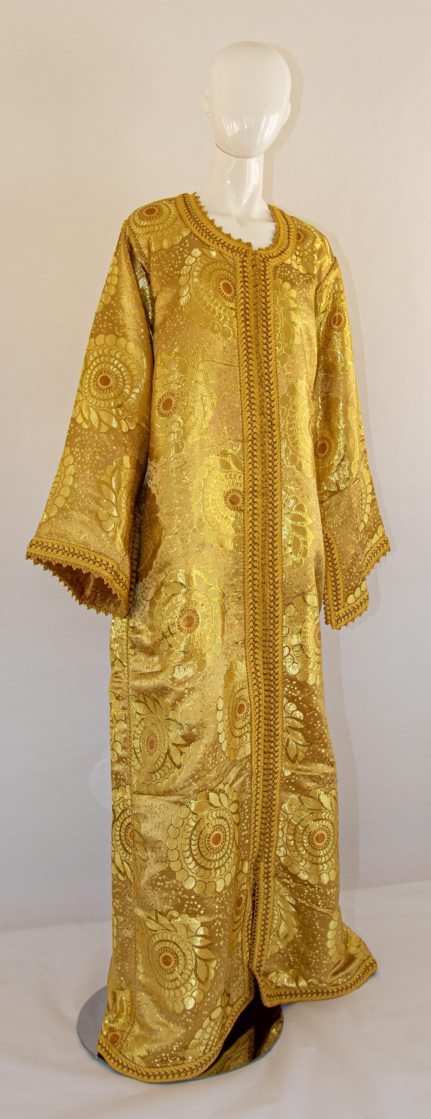 Moroccan Vintage Caftan Gown in Gold Brocade Maxi Dress Kaftan Size L to XL For Sale 5