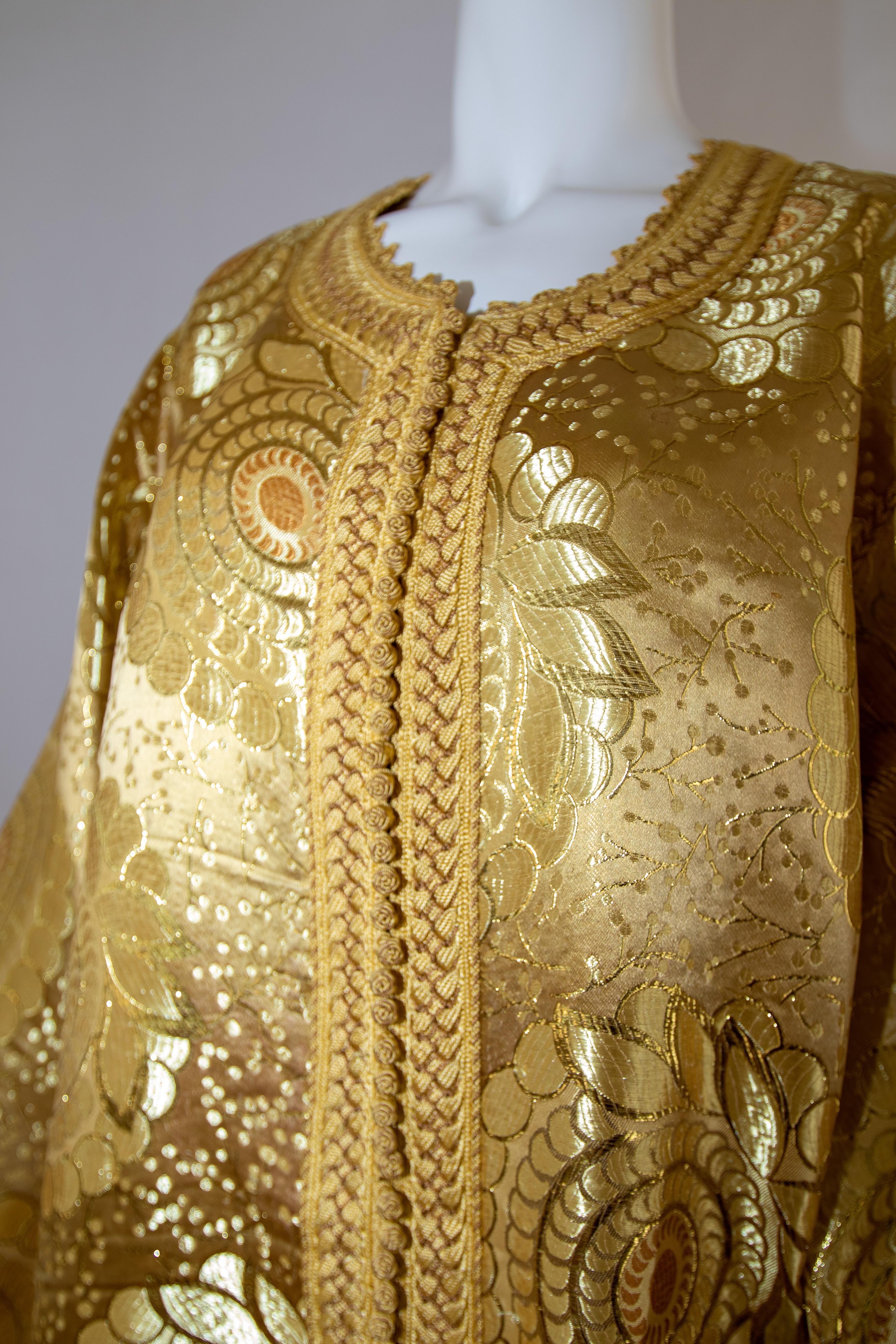 Moroccan Vintage Caftan Gown in Gold Brocade Maxi Dress Kaftan Size L to XL In Good Condition For Sale In North Hollywood, CA