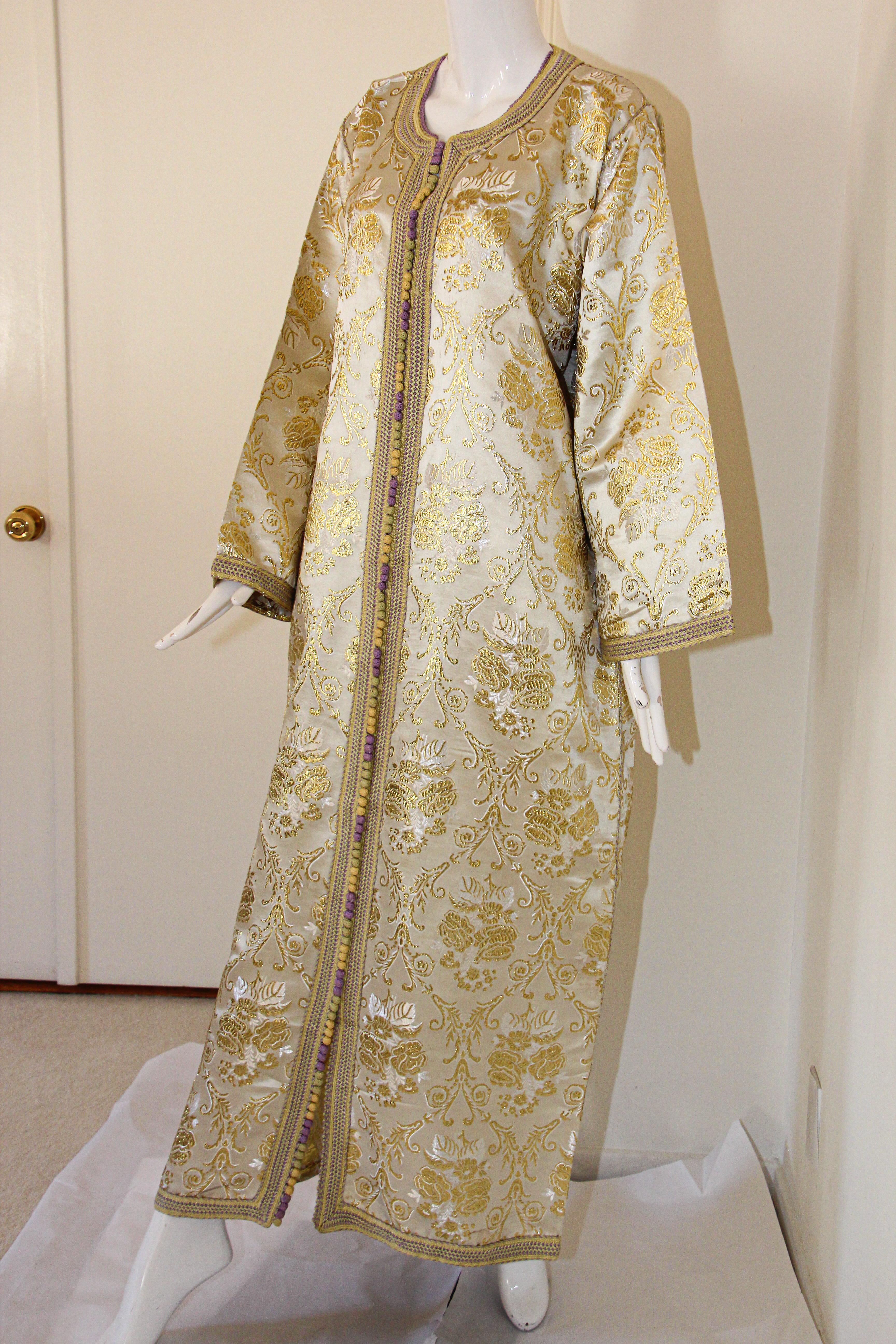 Caftán Vintage Marroquí en Brocado Metálico Dorado, Maxi Vestido Kaftán en venta 5