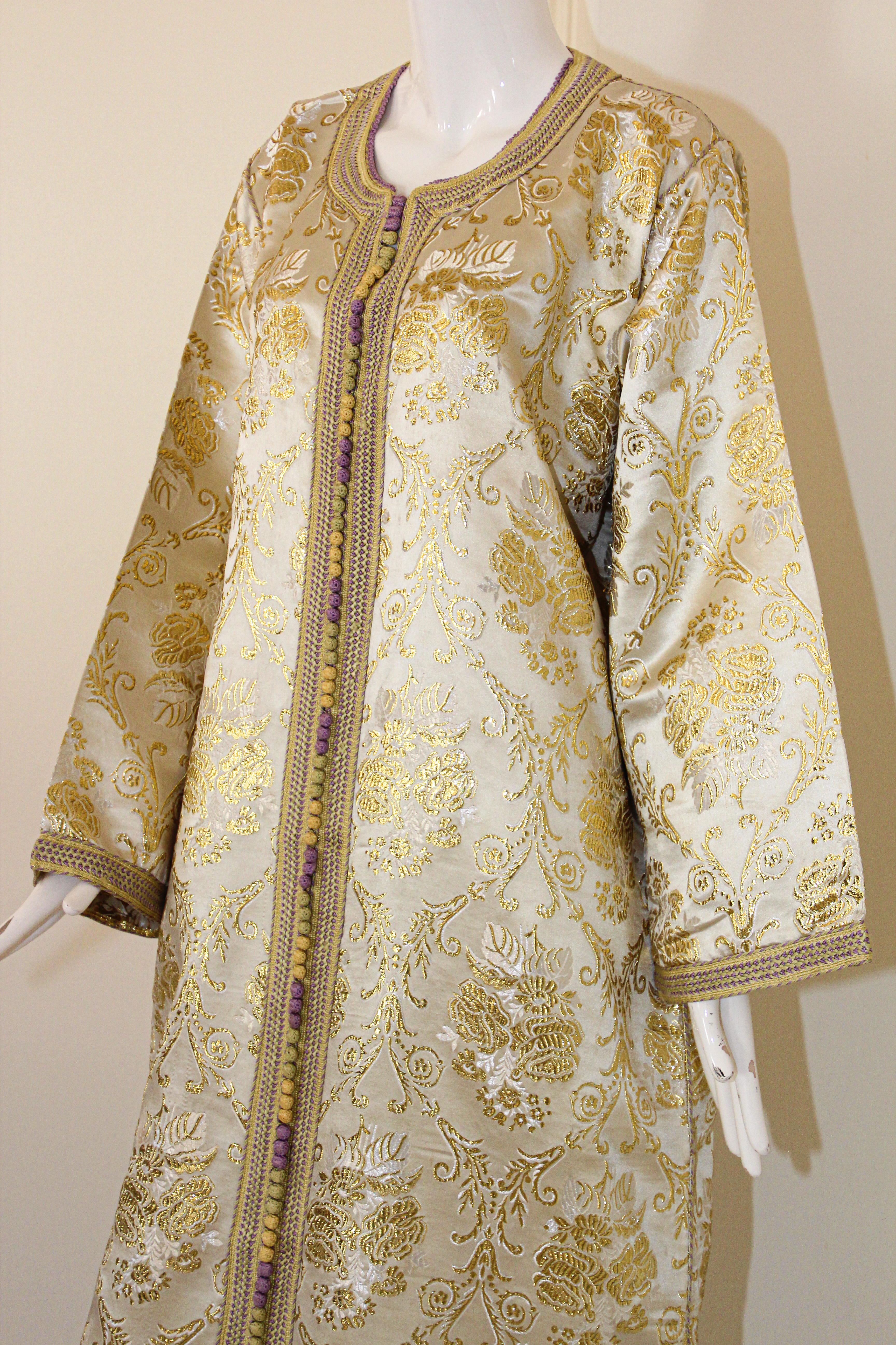 Caftán Vintage Marroquí en Brocado Metálico Dorado, Maxi Vestido Kaftán en venta 6