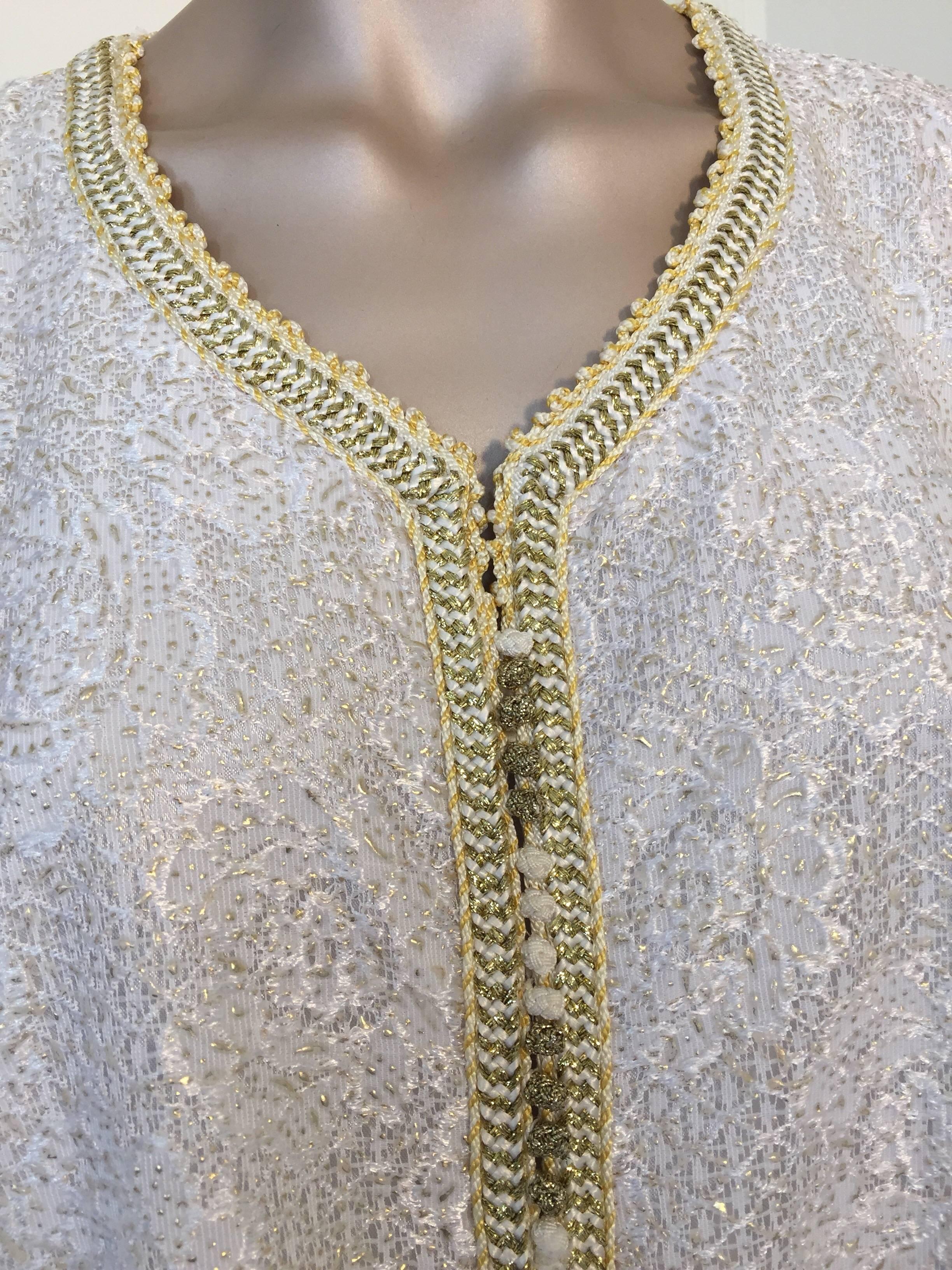 Bohemian Moroccan Vintage Caftan in White and Gold Lace 1970s Kaftan Maxi Dress Large For Sale