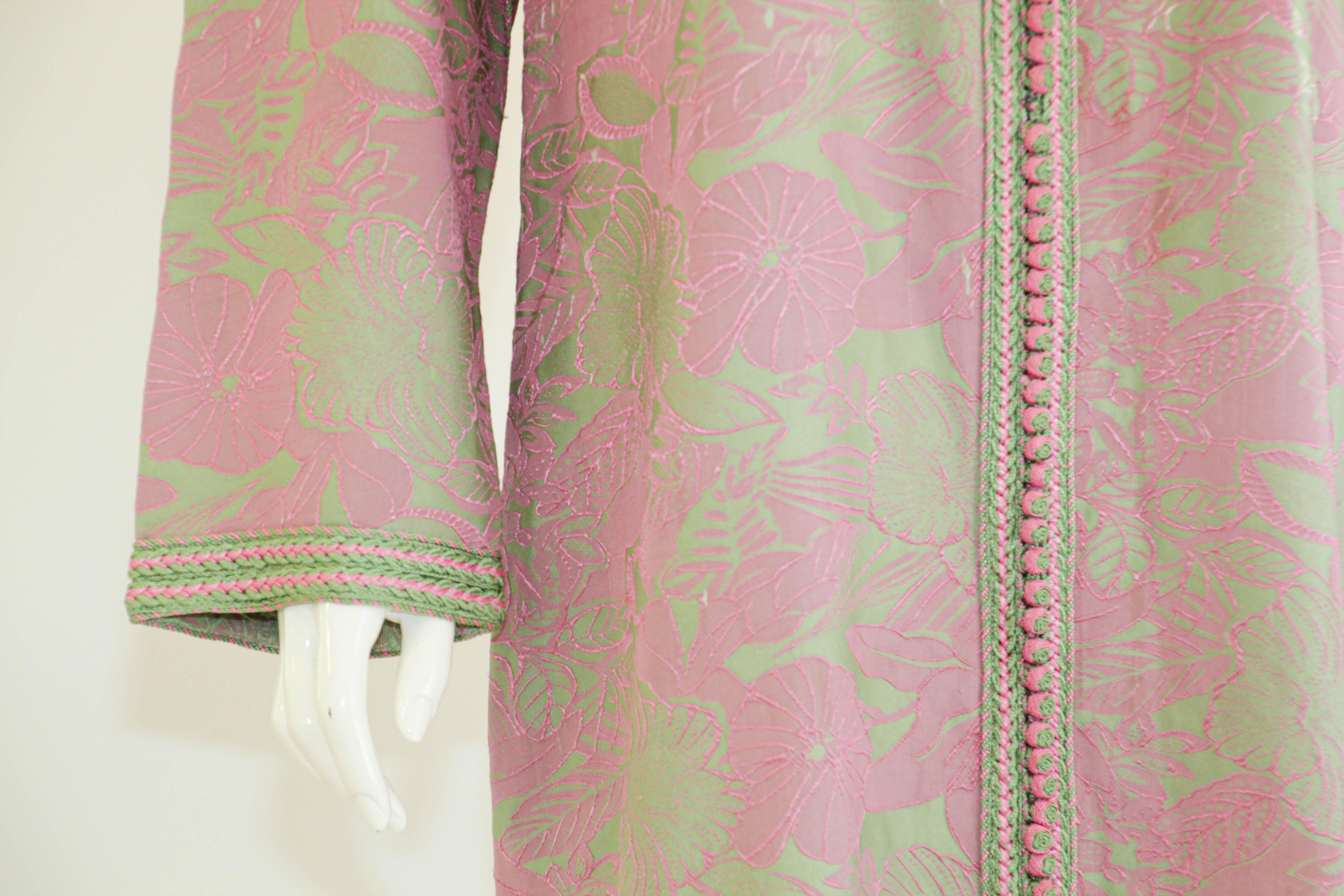 Moroccan Vintage Caftan Pink and Green Trim For Sale 5