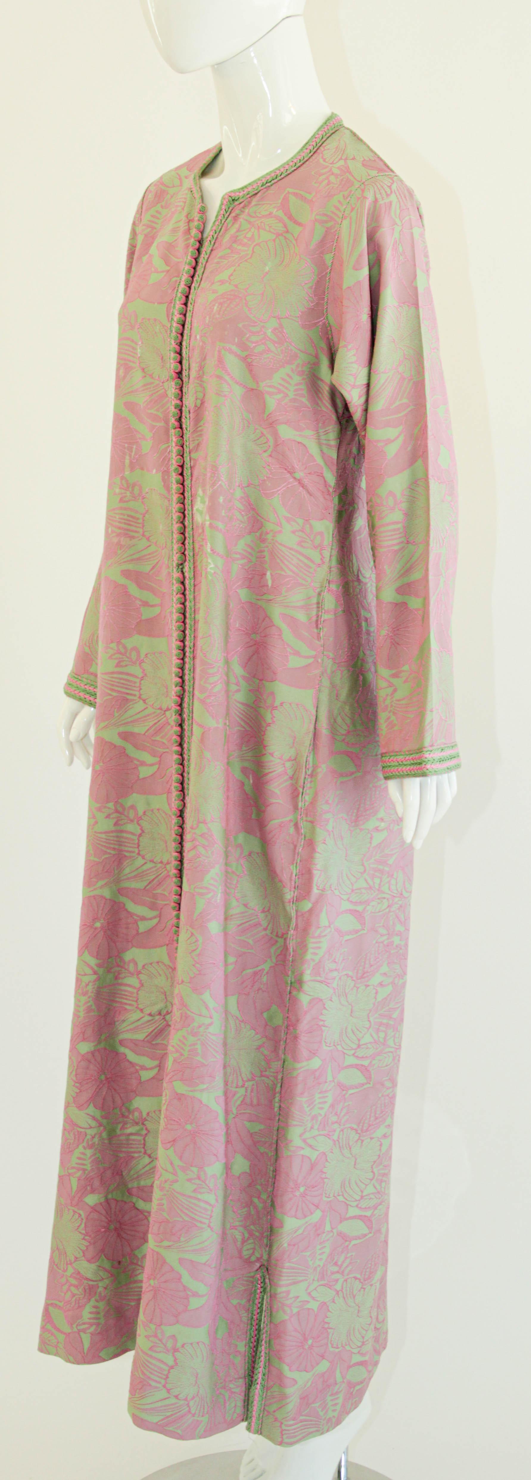 Moroccan Vintage Caftan Pink and Green Trim For Sale 8
