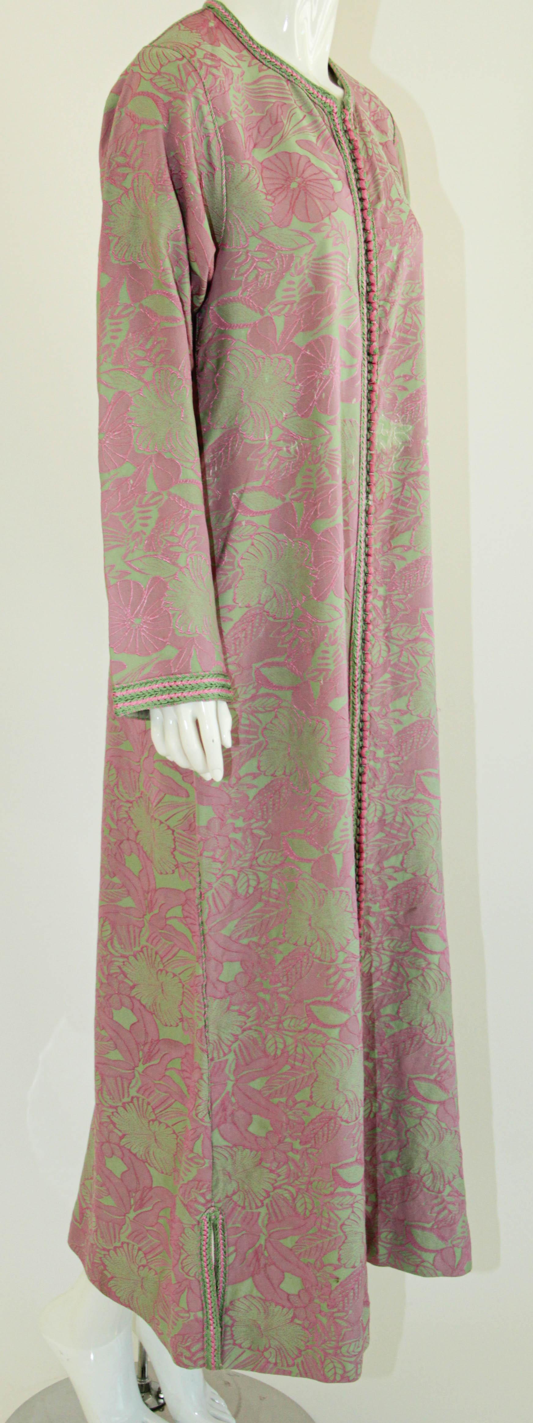 Moroccan Vintage Caftan Pink and Green Trim For Sale 11