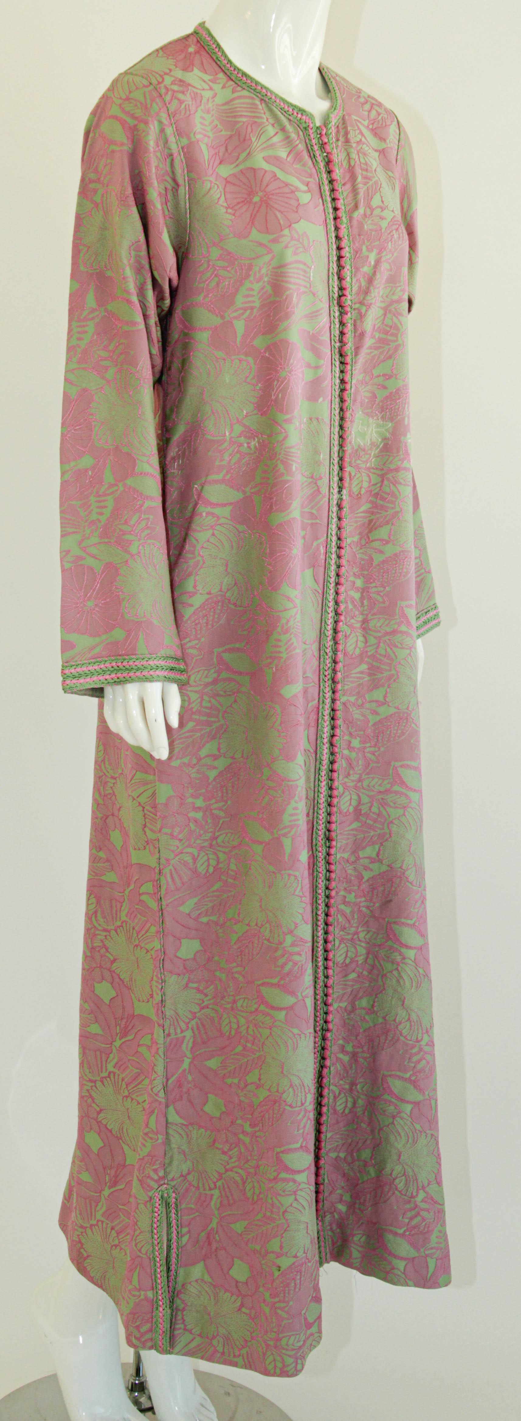 Moroccan Vintage Caftan Pink and Green Trim For Sale 12