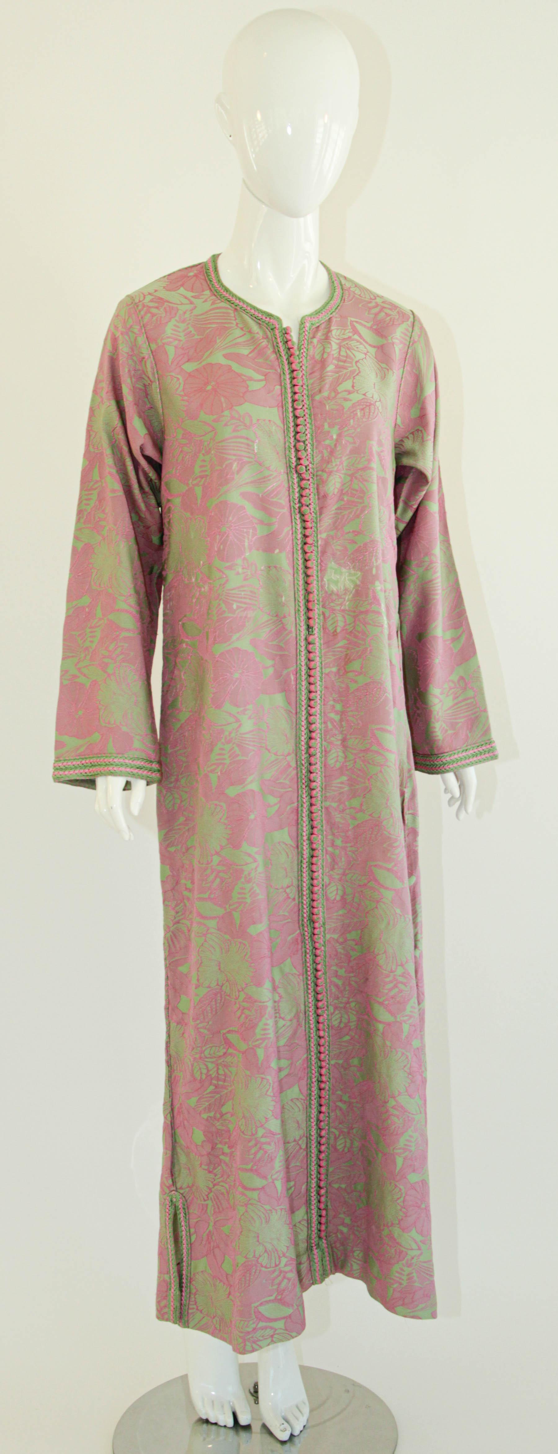 Moroccan Vintage Caftan Pink and Green Trim For Sale 1