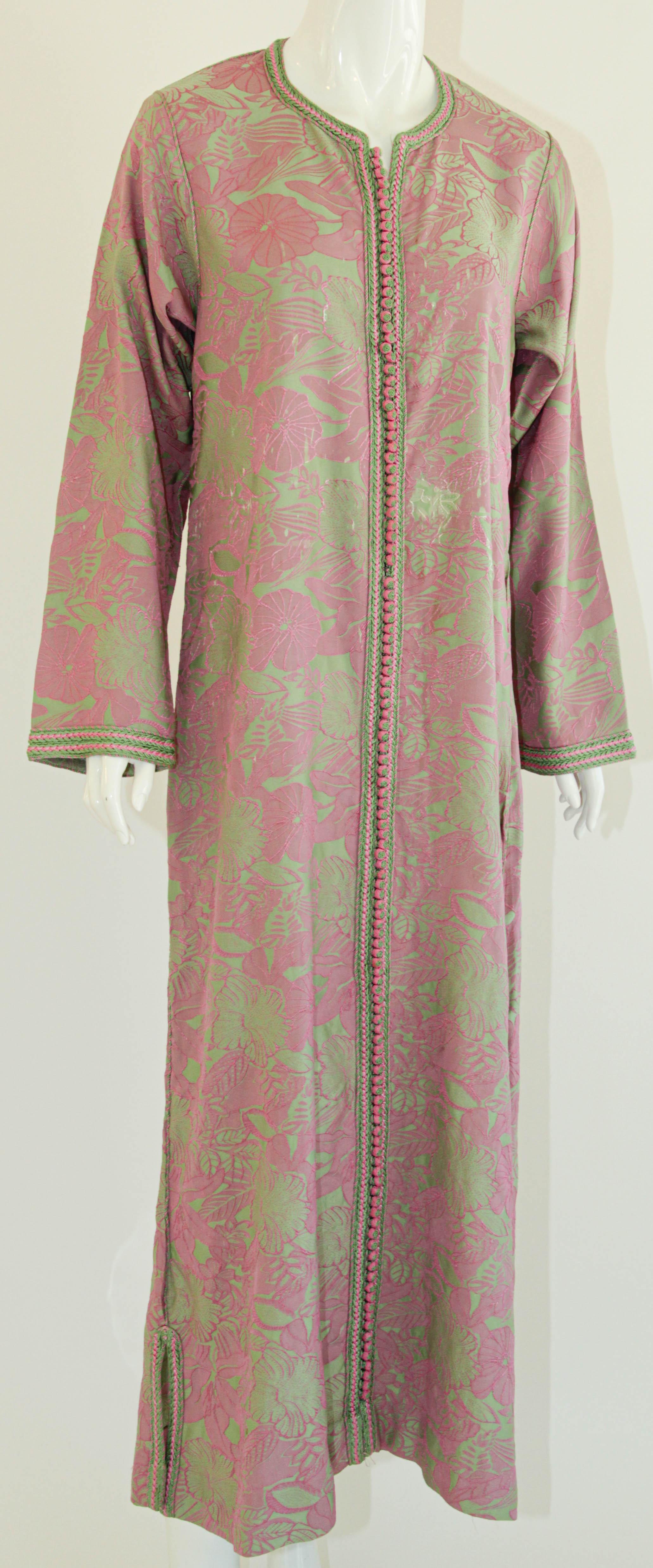Moroccan Vintage Caftan Pink and Green Trim For Sale 2