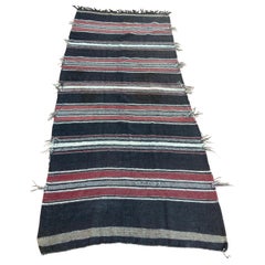 Tapis tribal marocain vintage à tissage plat en poils de chameau noirs