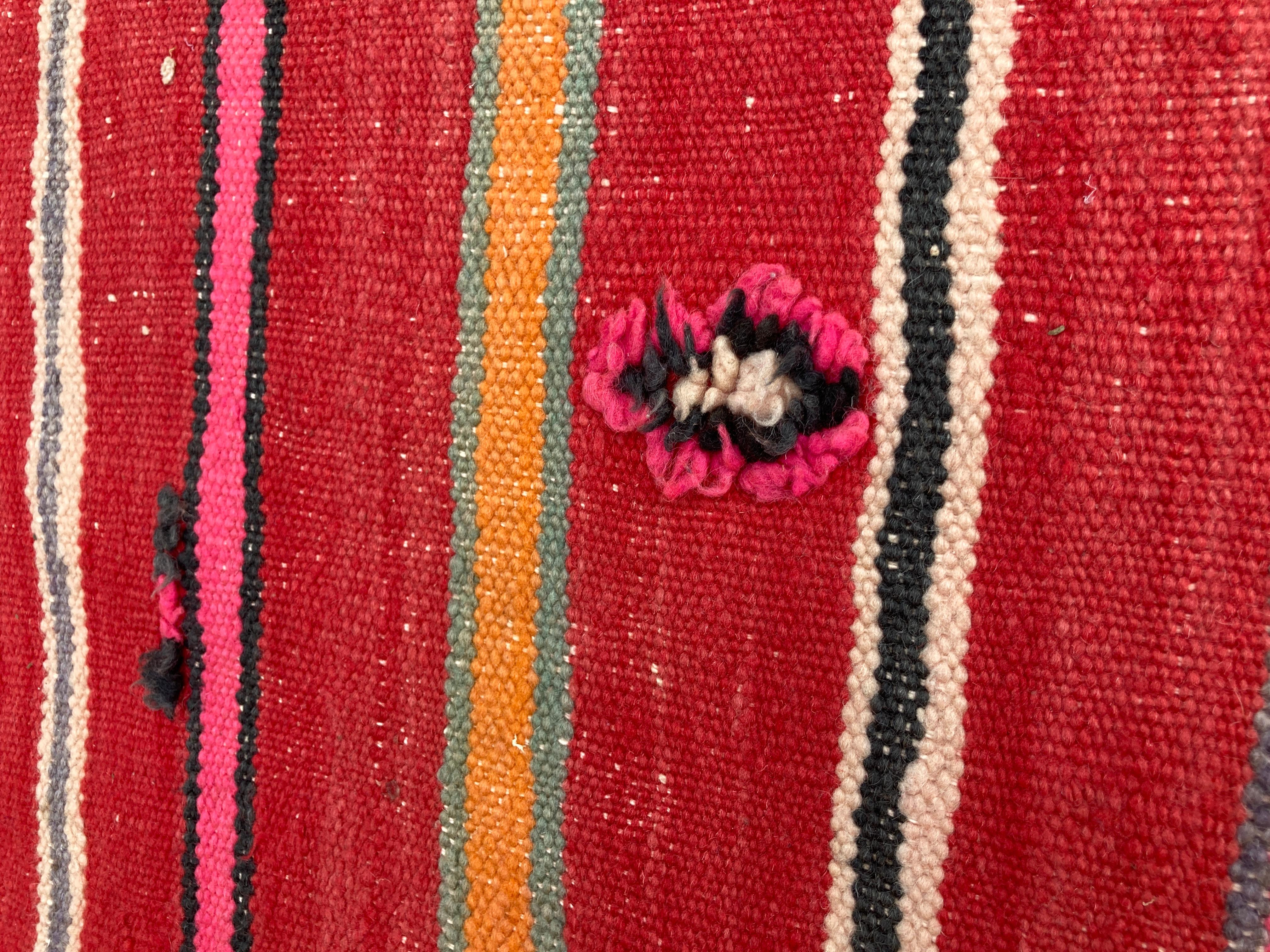 1960s Moroccan Vintage Flat-Weave Ethnic Textile Rug For Sale 3