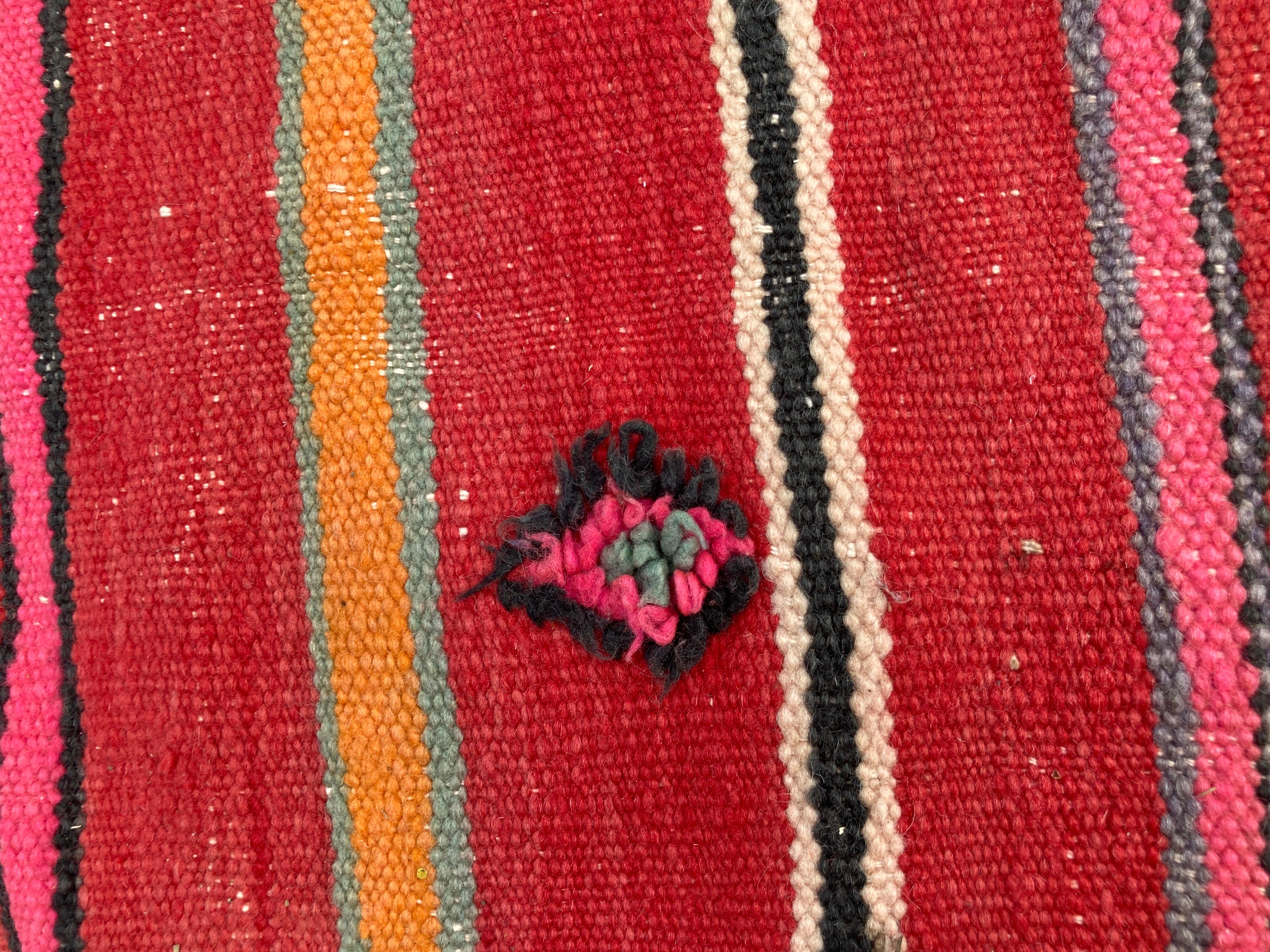 1960s Moroccan Vintage Flat-Weave Ethnic Textile Rug For Sale 4