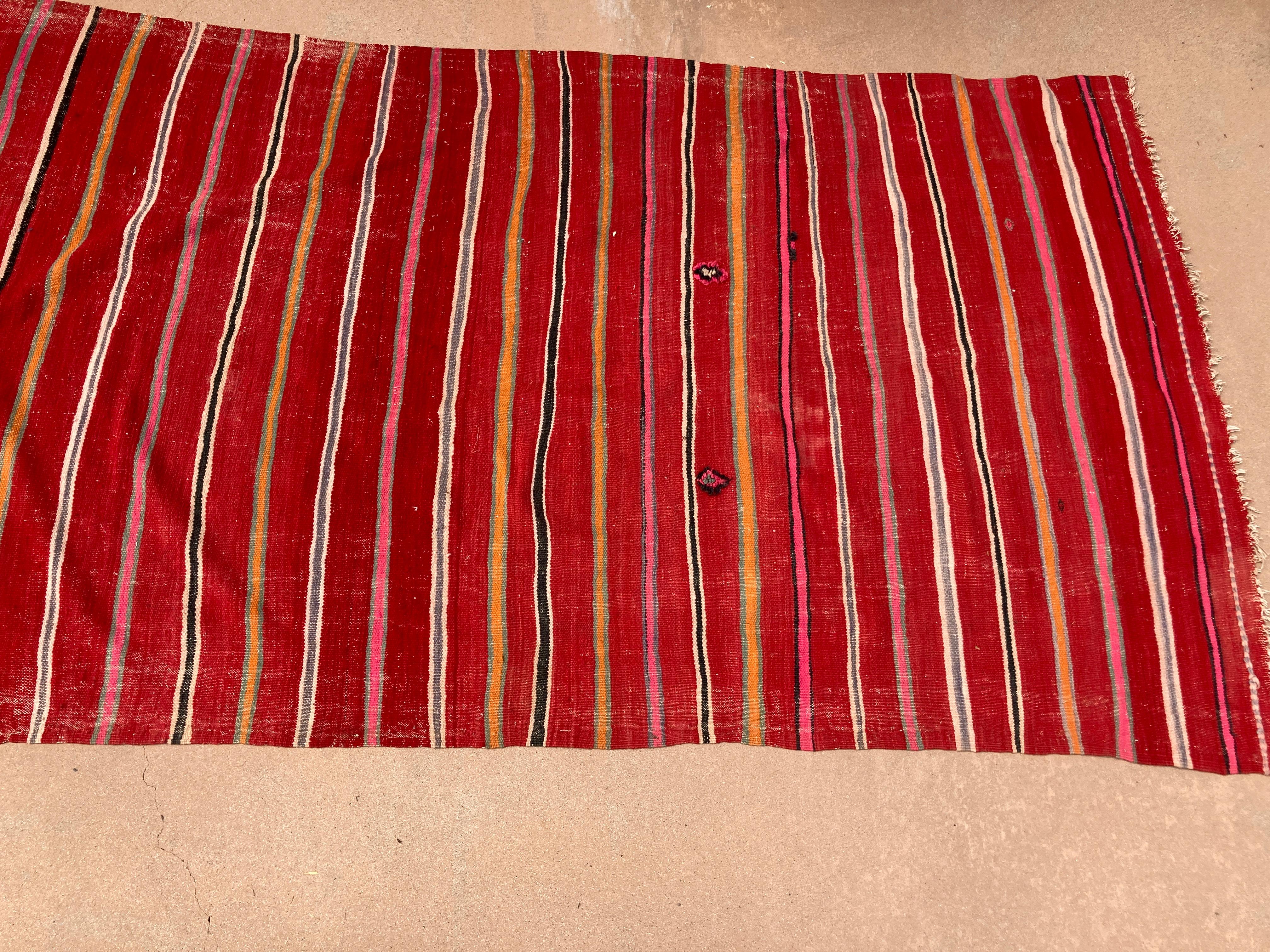 Hand-Woven 1960s Moroccan Vintage Flat-Weave Ethnic Textile Rug For Sale